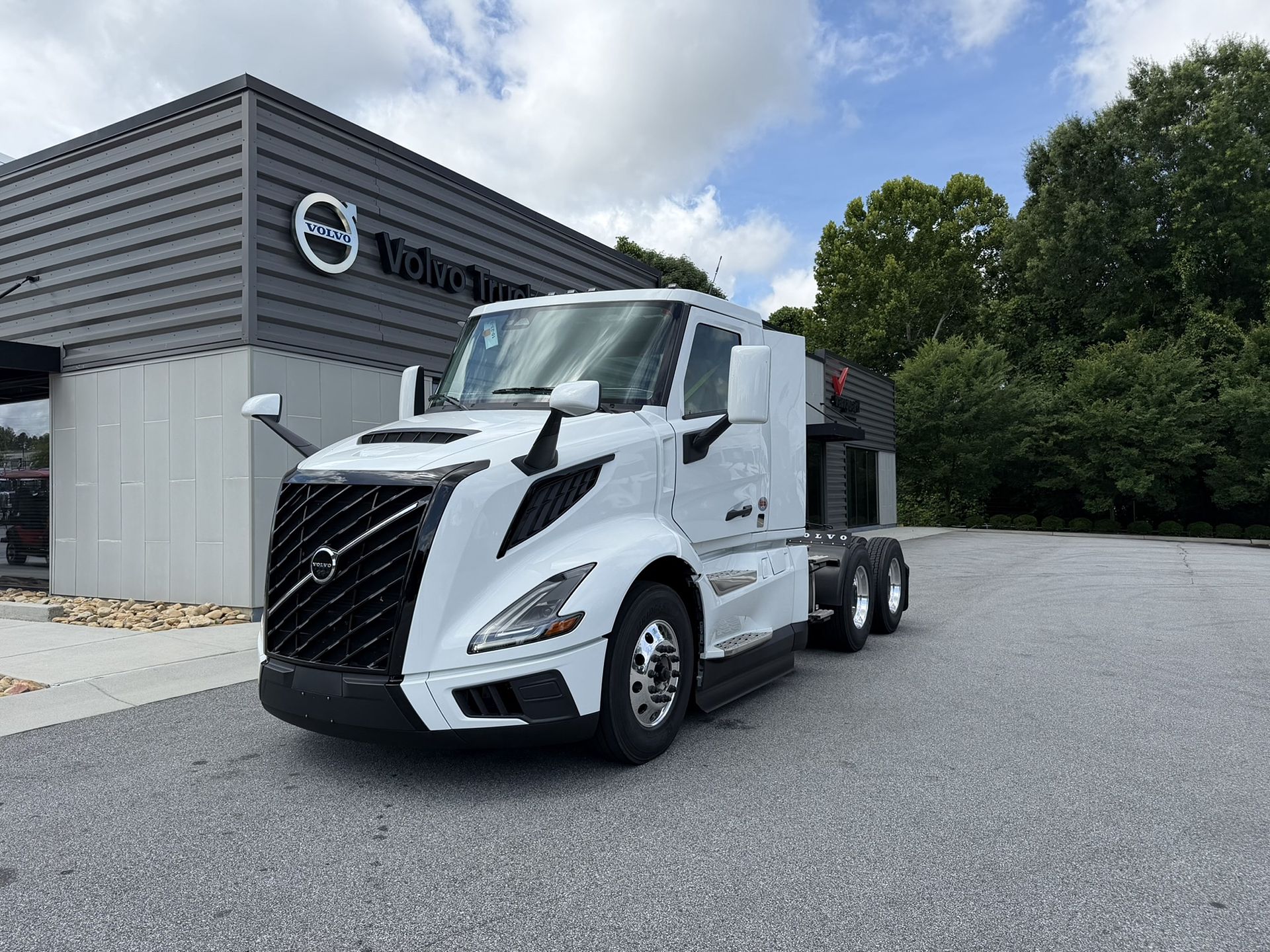 2027 Volvo VNL64T300
