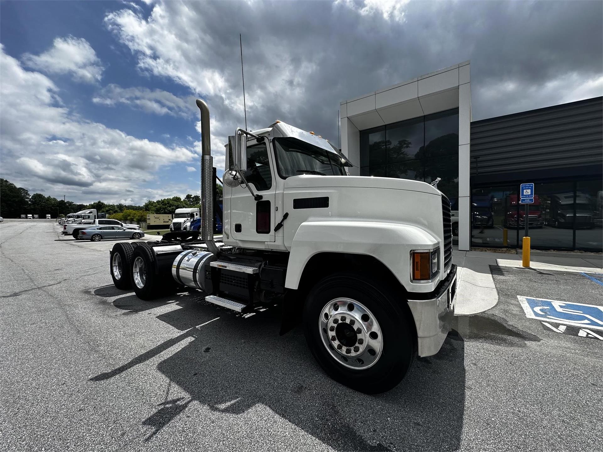 2019 Mack PINNACLE 64T