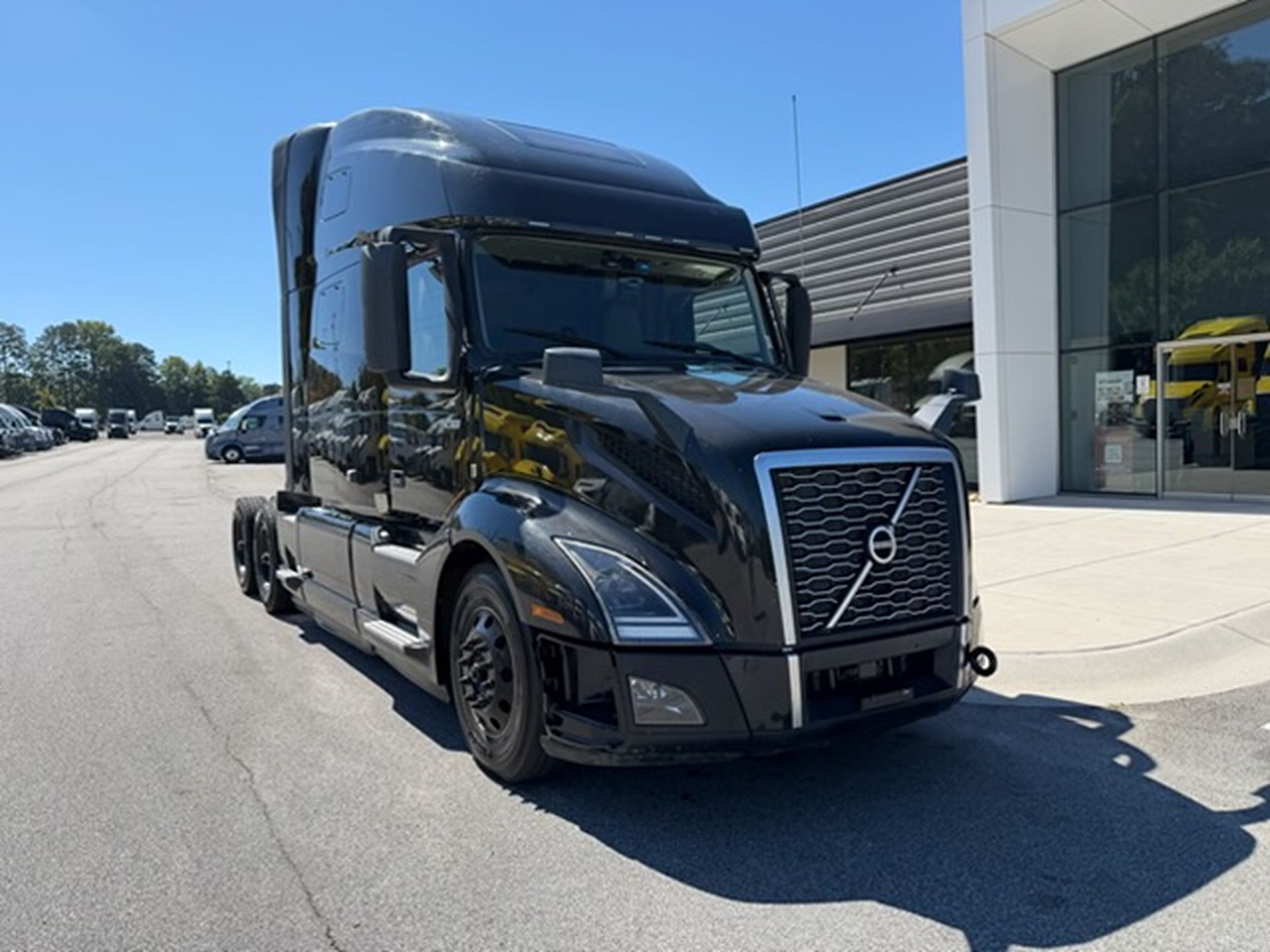 2022 Volvo VNL64T760