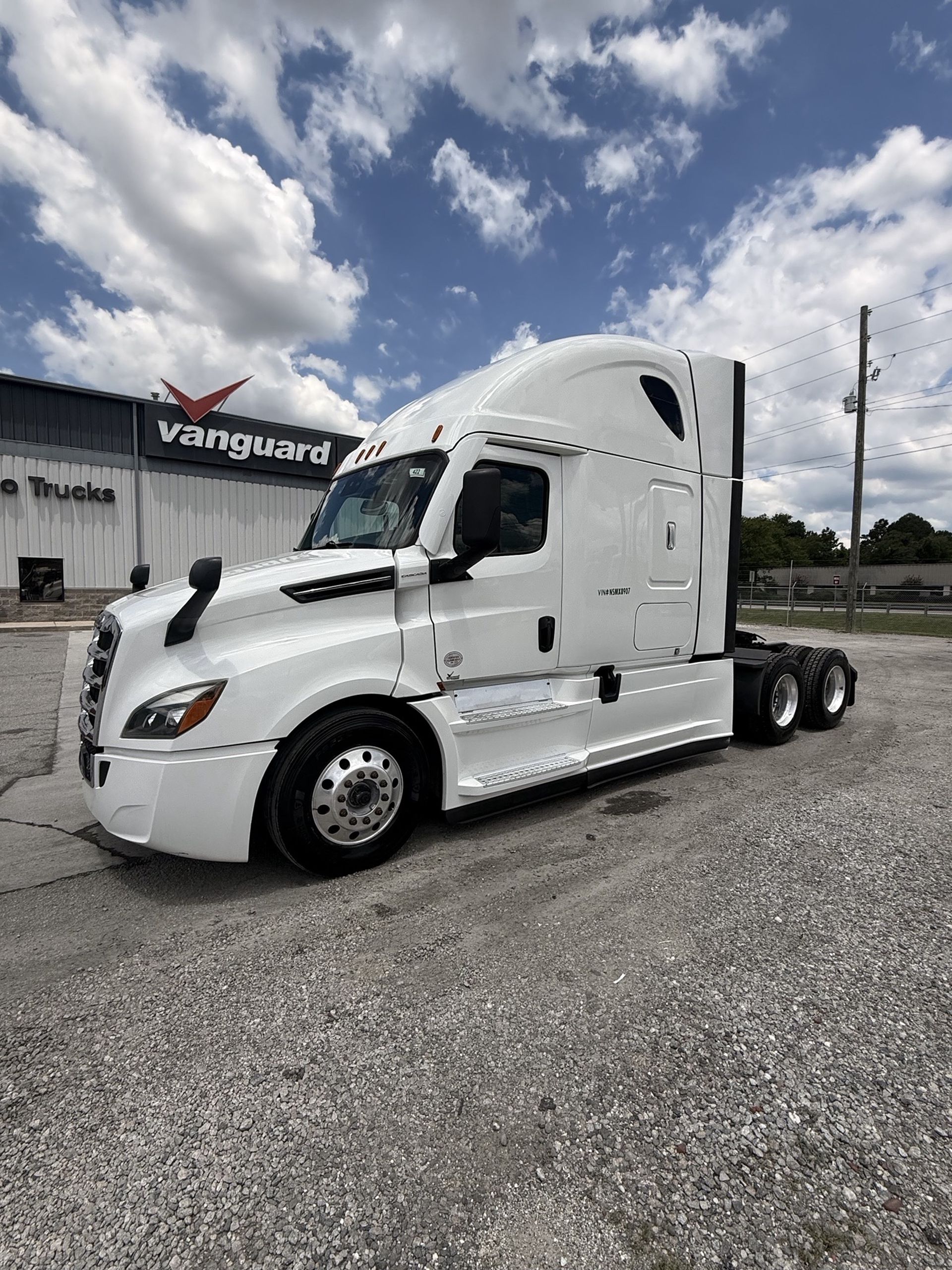 2022 Freightliner CASCADIA 126