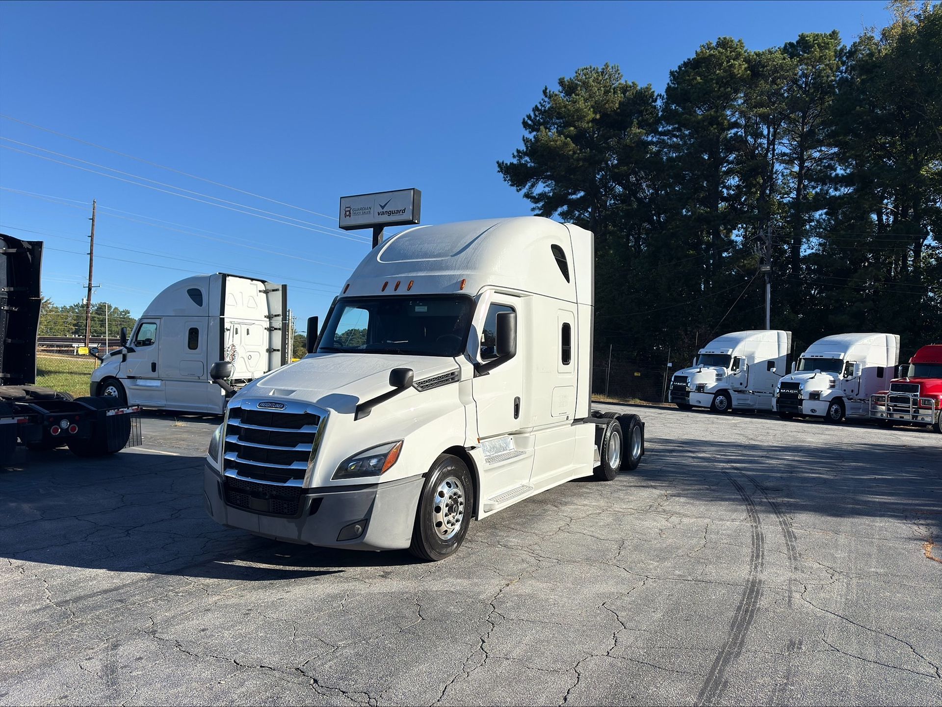 2023 Freightliner CASCADIA 126