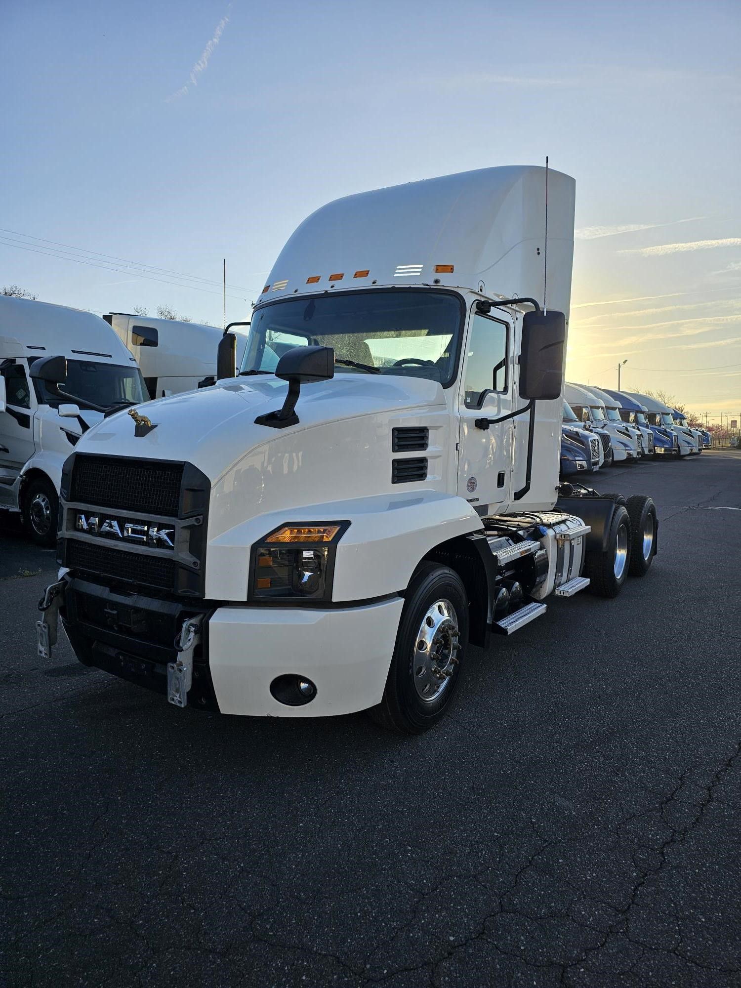 2020 Mack ANTHEM 64T