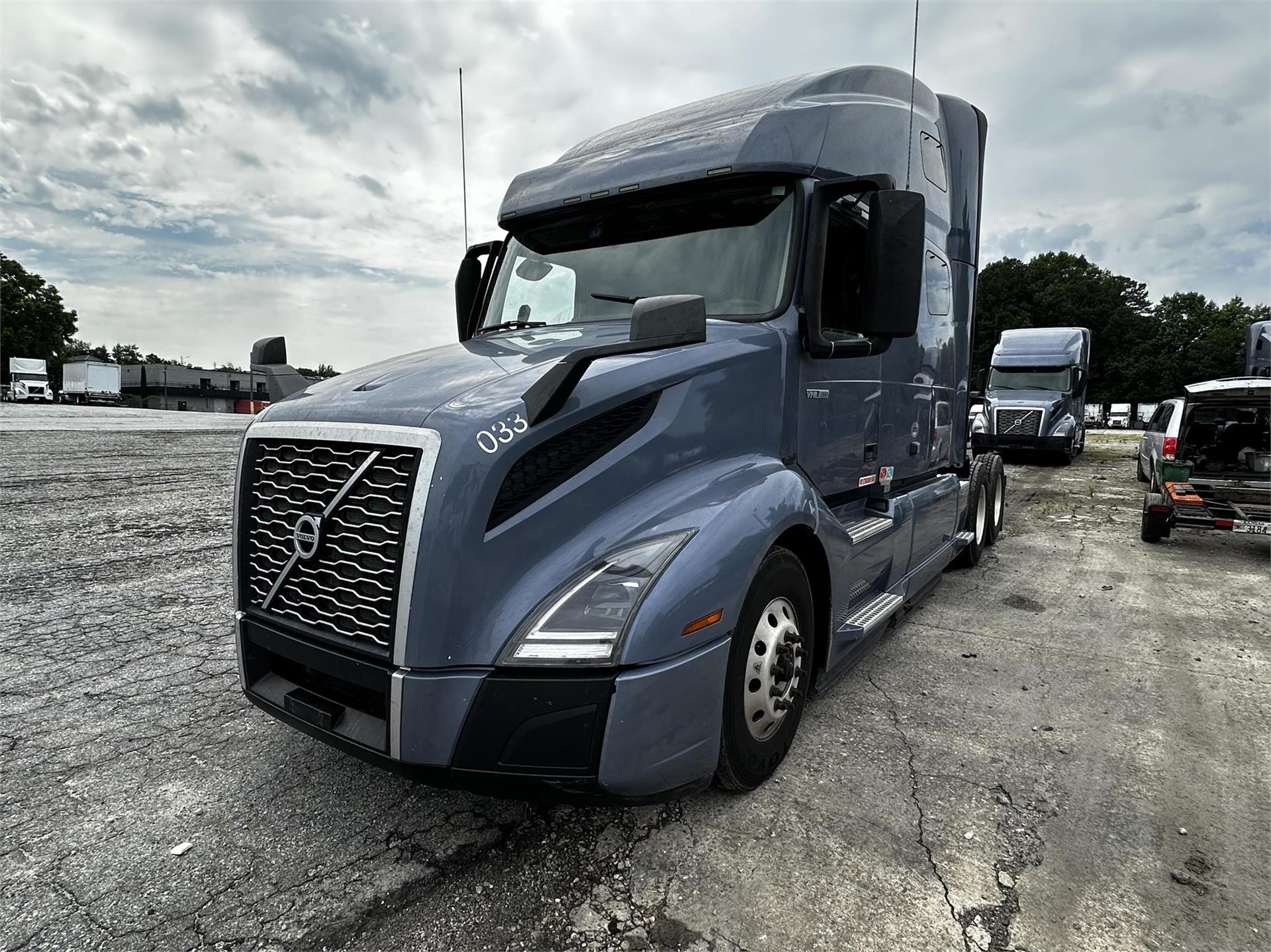 2021 Volvo VNL64T760