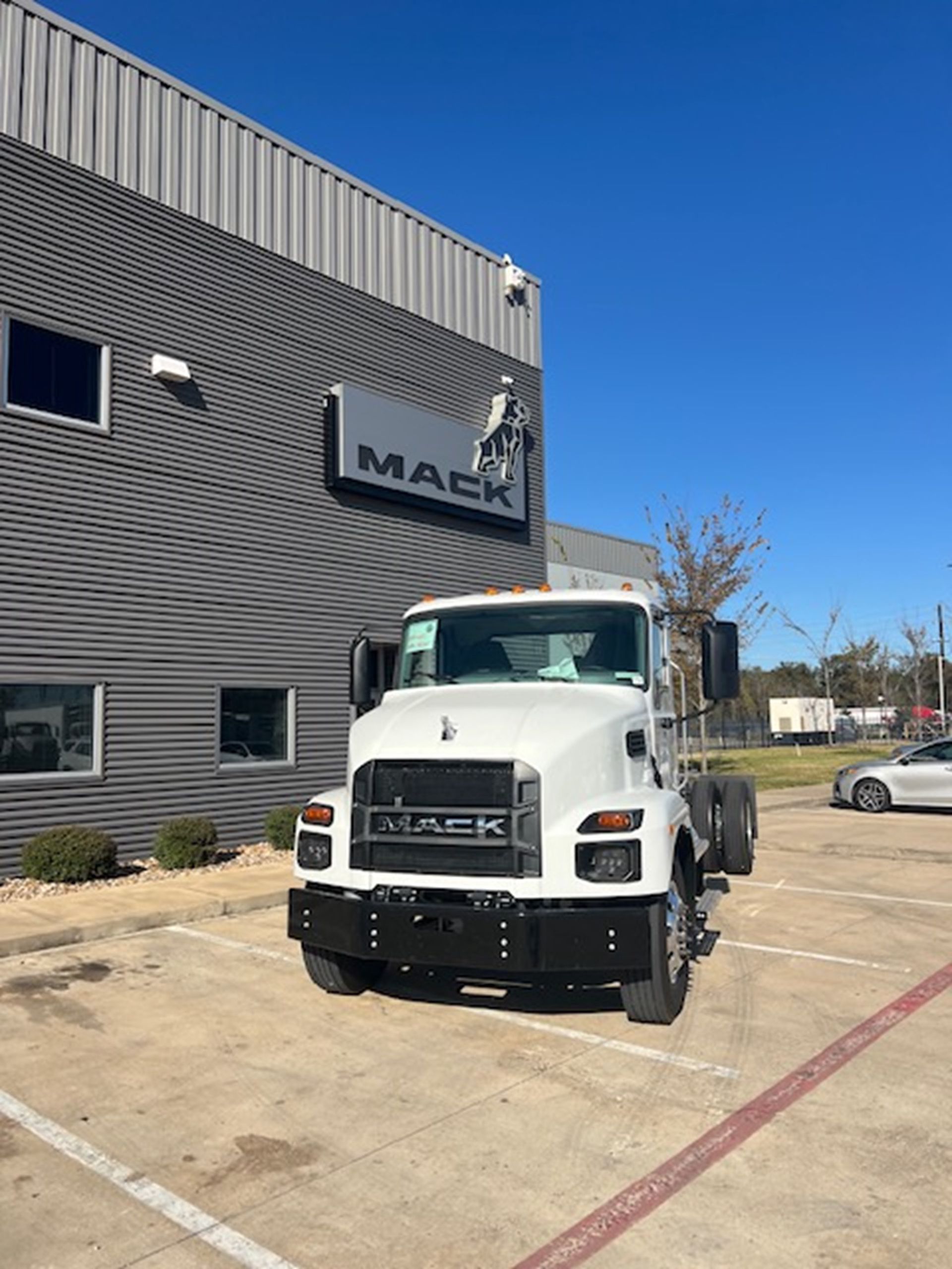 2026 Mack MD642