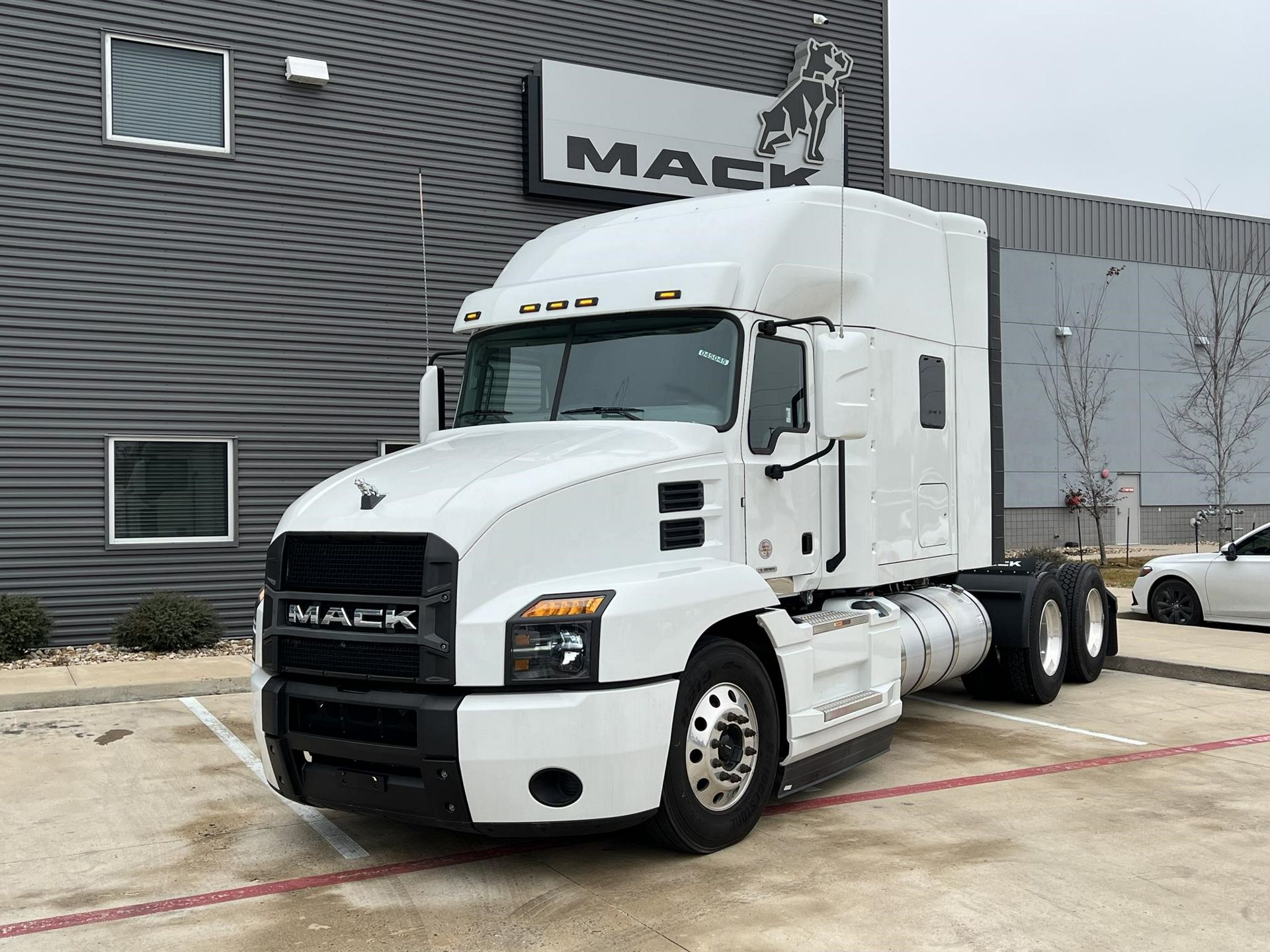 2024 Mack ANTHEM 64T