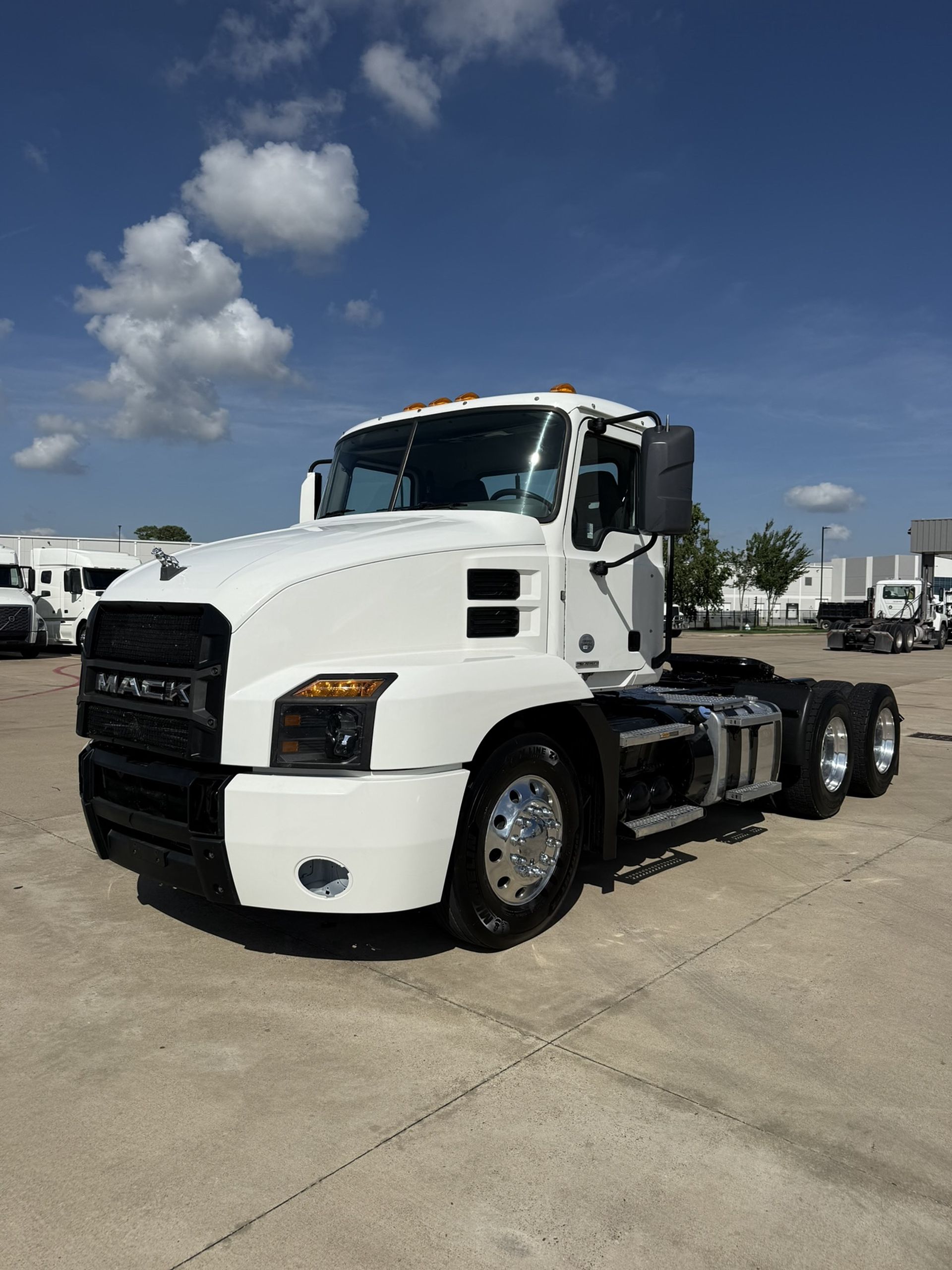 2020 Mack ANTHEM 64T