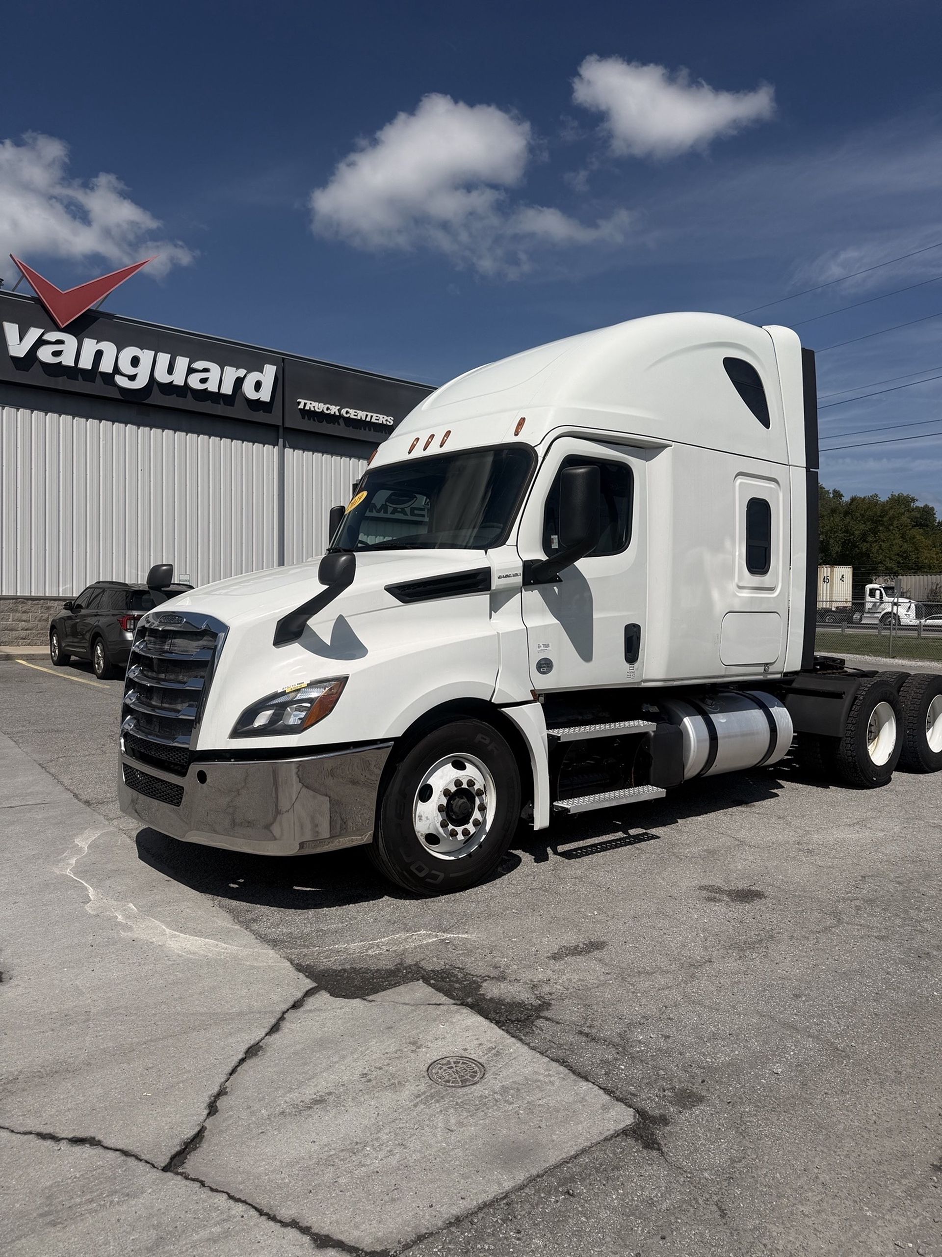 2019 Freightliner CASCADIA 126