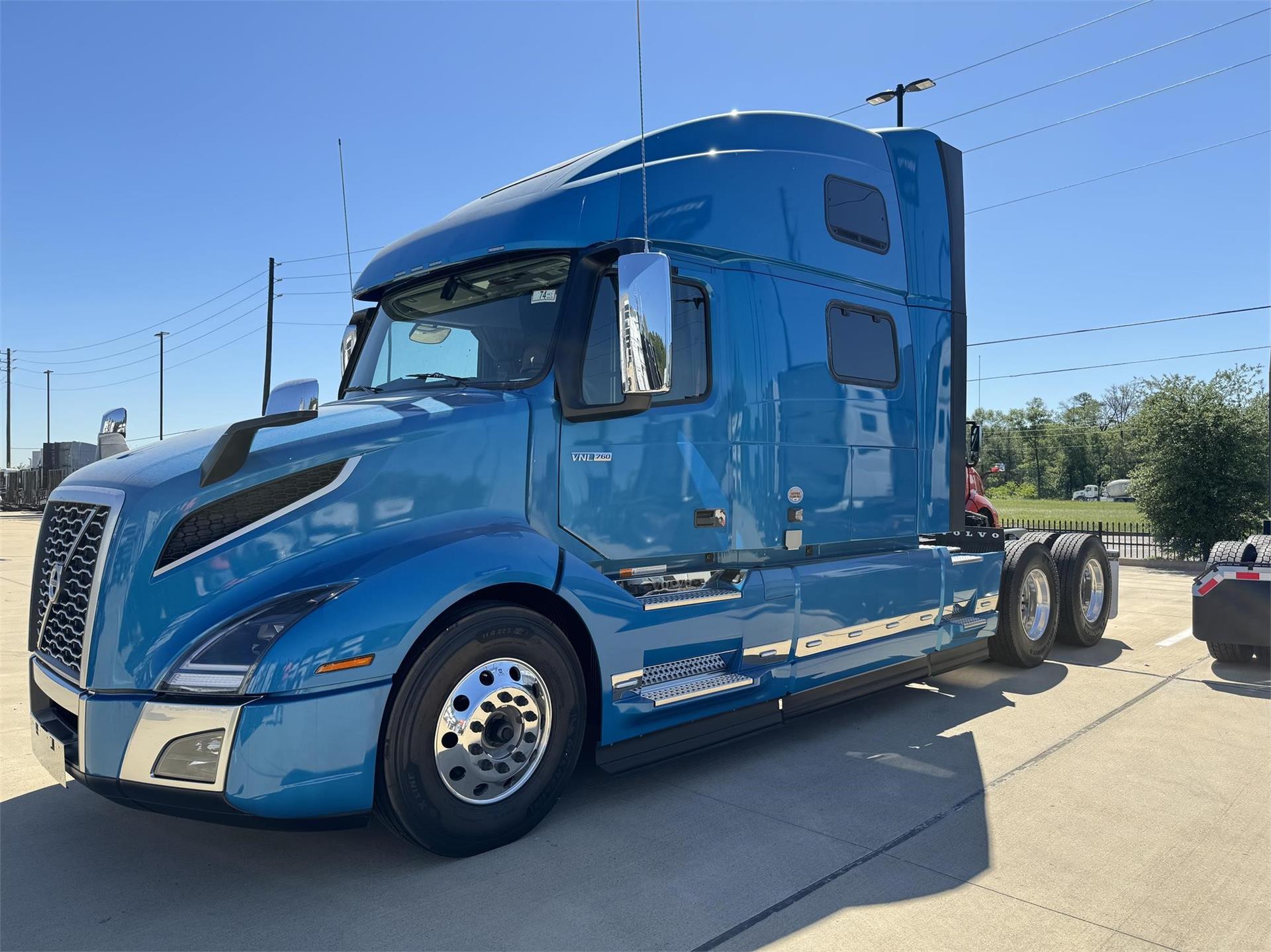 2025 Volvo VNL64T860