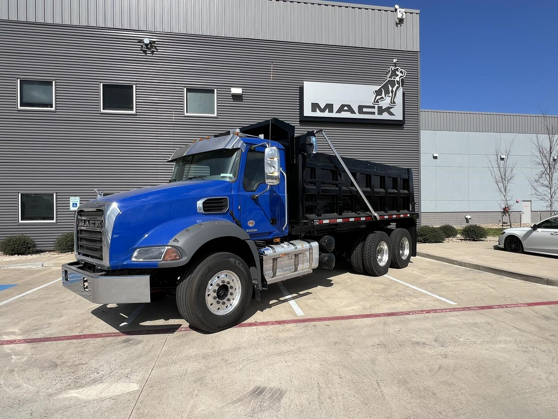 2025 Mack GRANITE 64BR