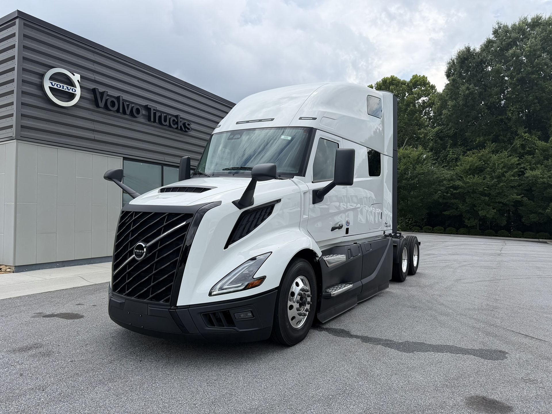 2027 Volvo VNL64T860