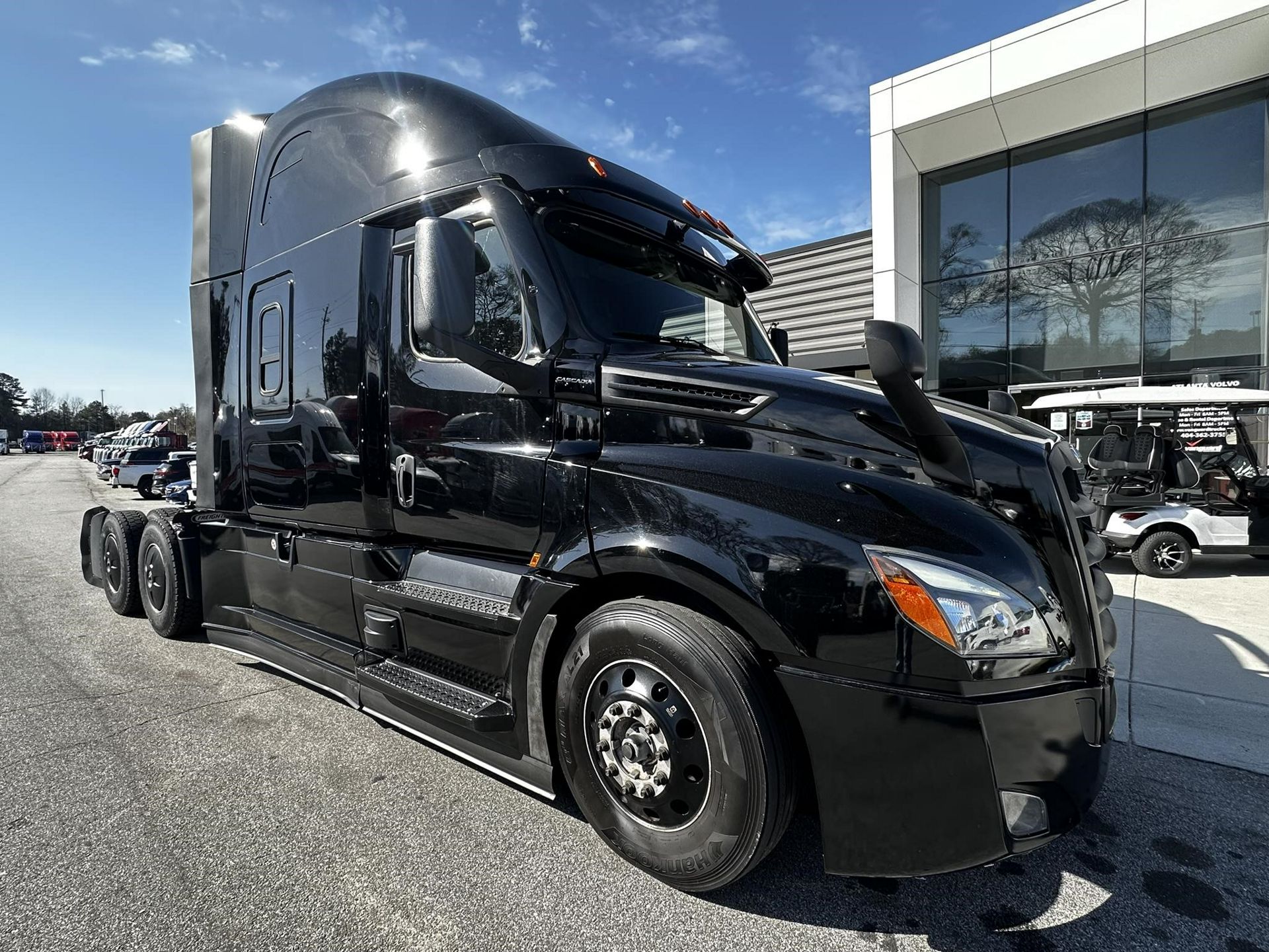 2023 Freightliner CASCADIA 126