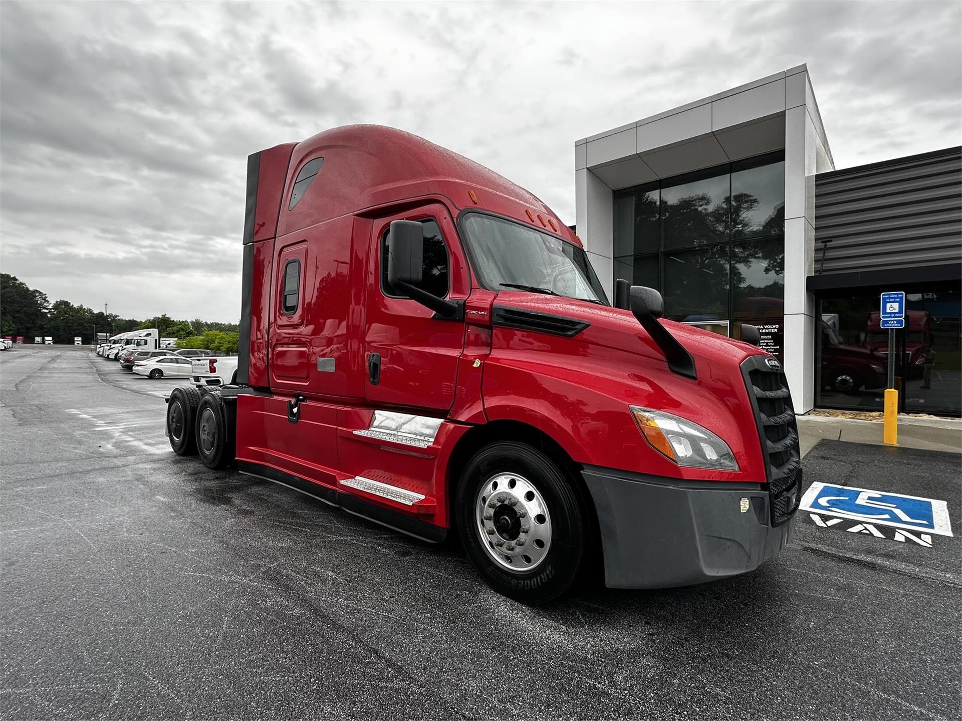 2021 Freightliner CASCADIA 126