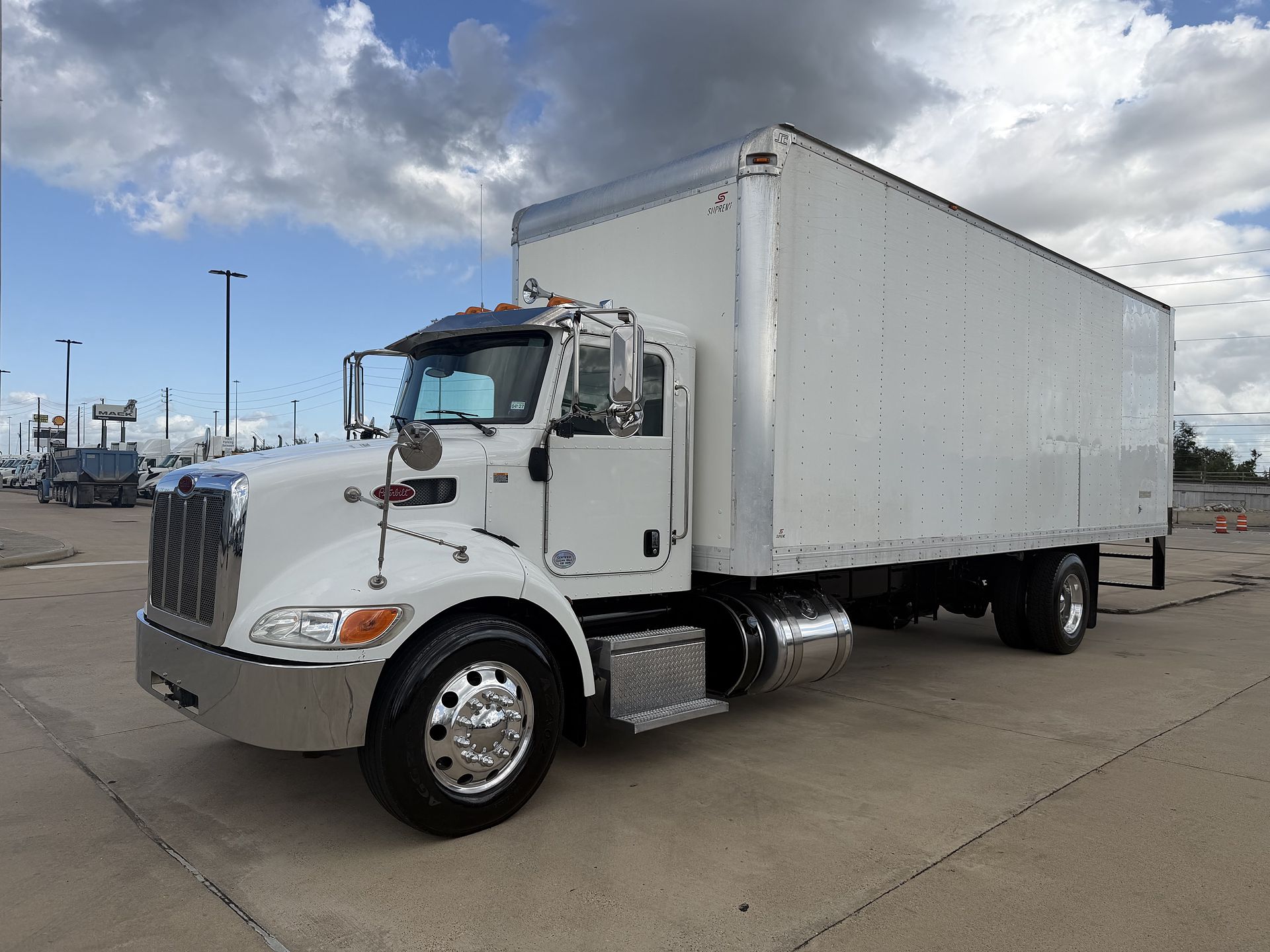 2020 Peterbilt 337