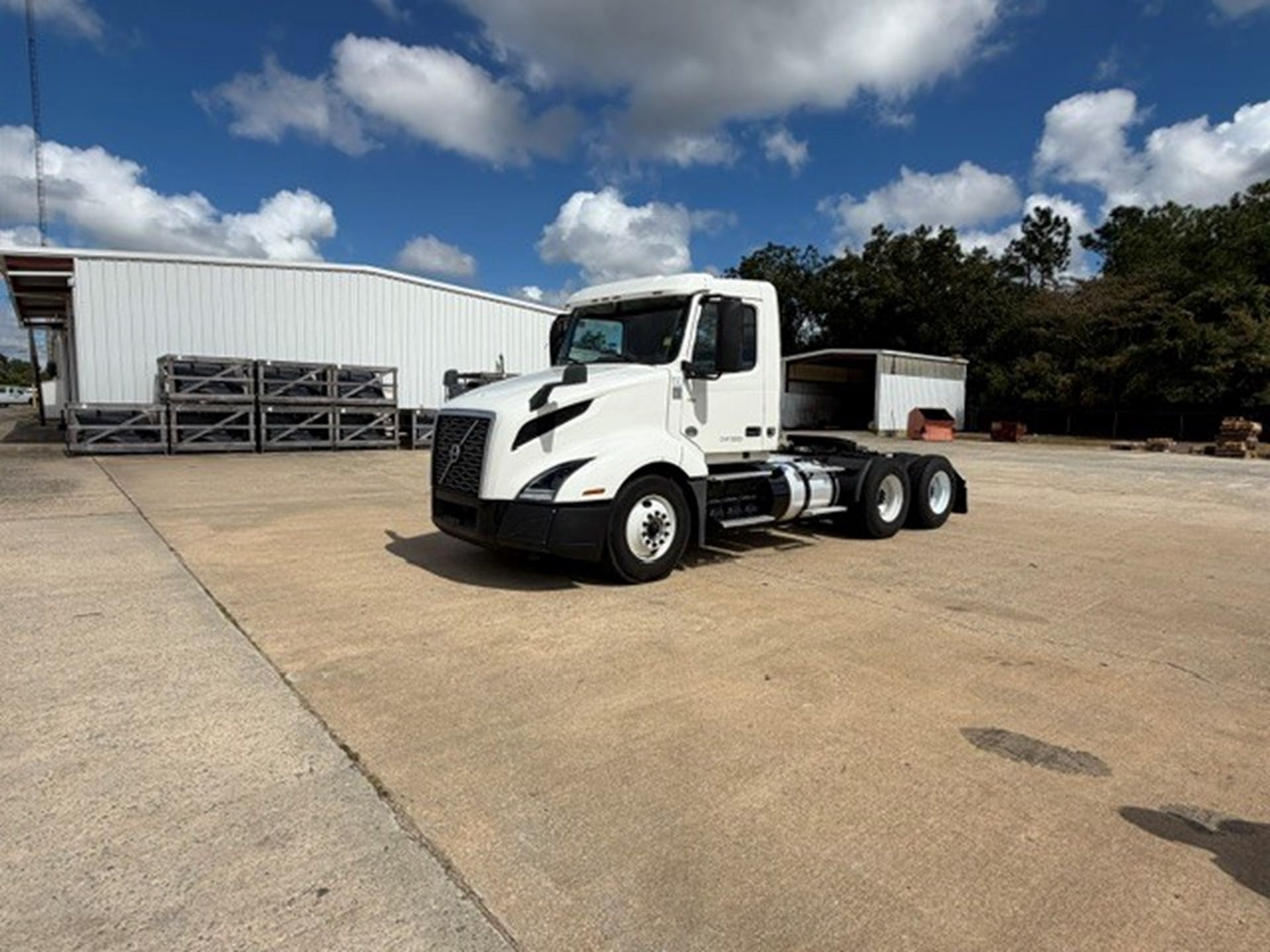 2019 Volvo VNL64T300