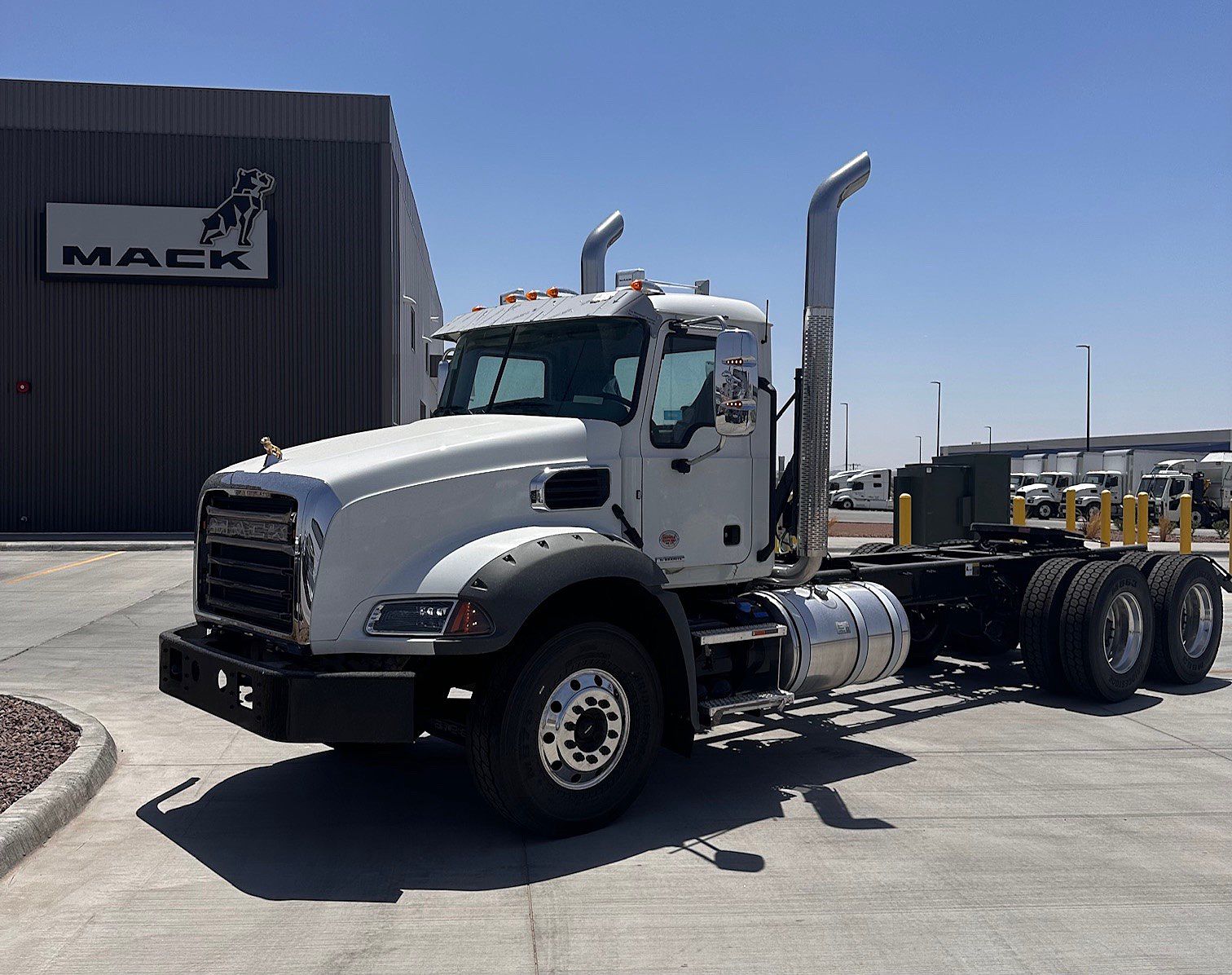 2025 Mack GRANITE 64BT