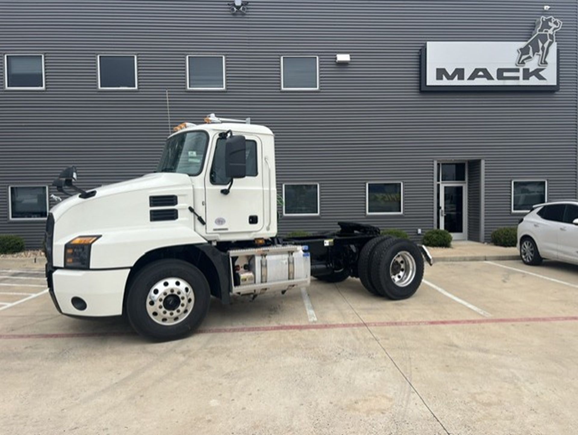 2026 Mack ANTHEM 42T