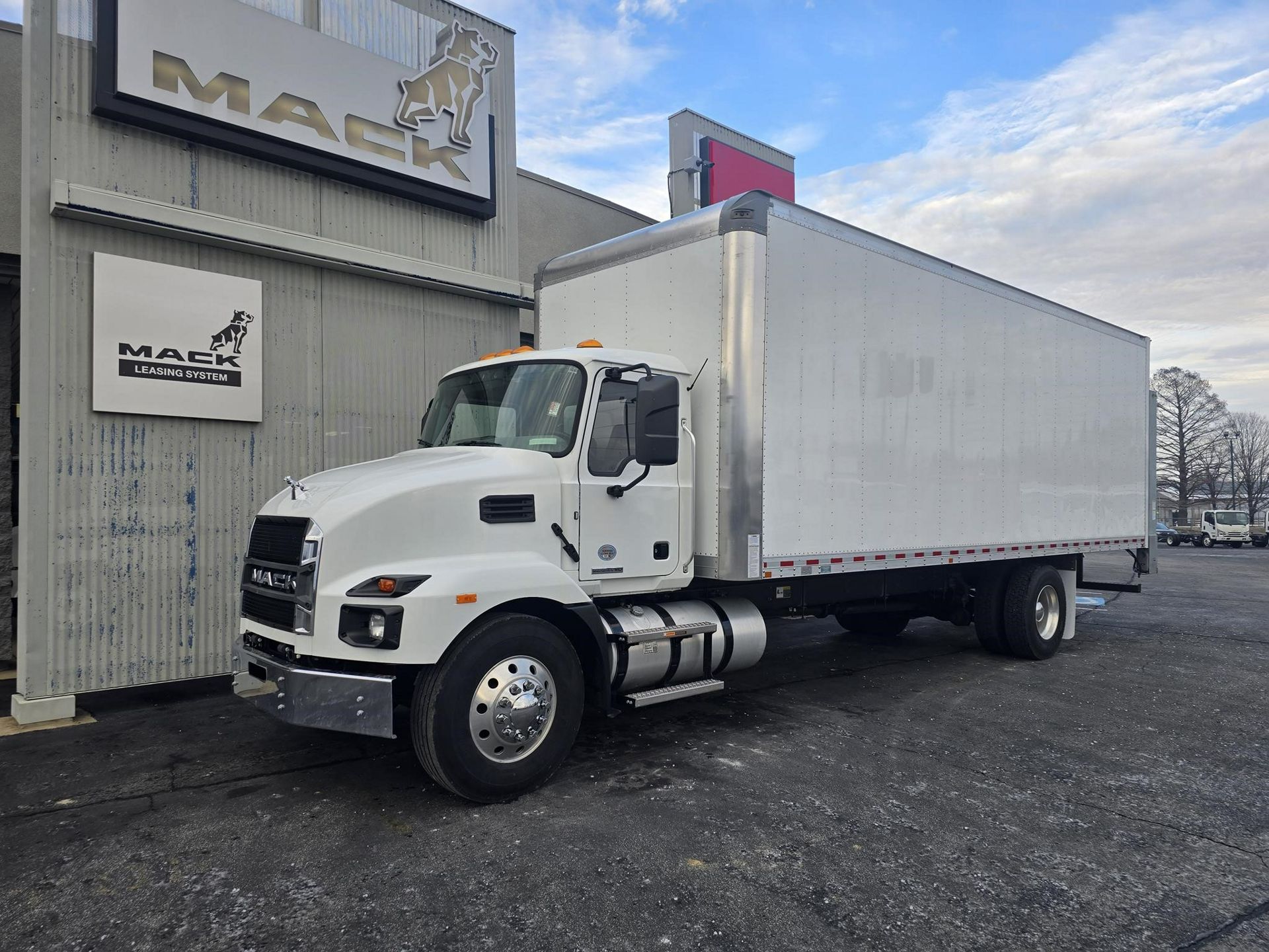 2023 Mack MD6