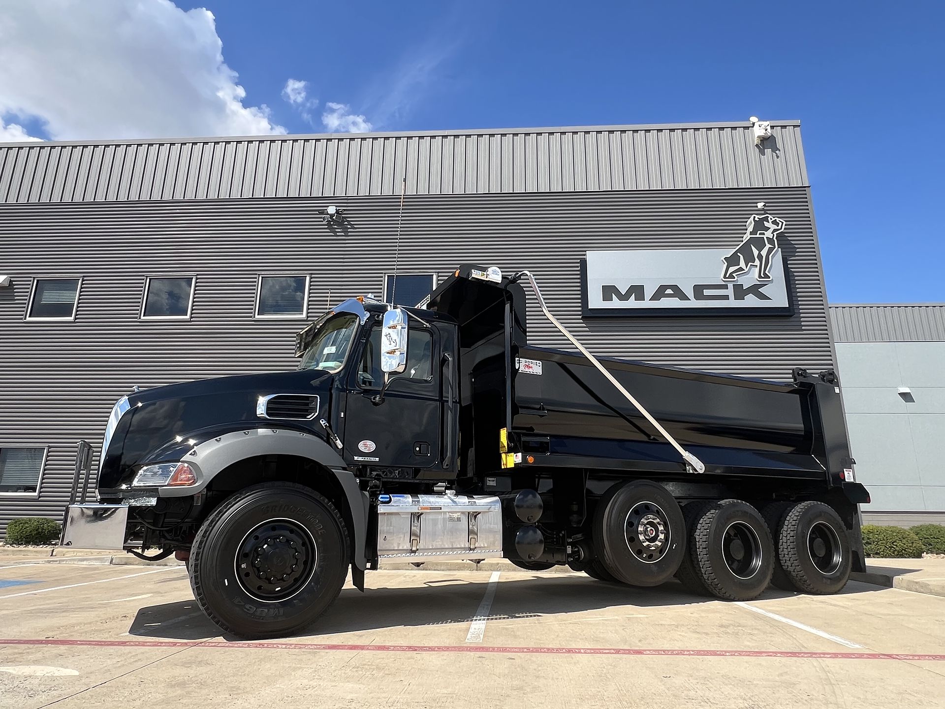 2026 Mack GRANITE 64B