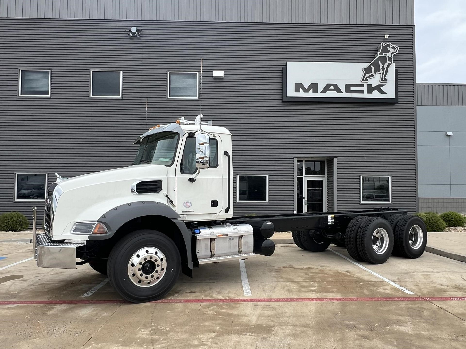 2026 Mack GRANITE 64BR