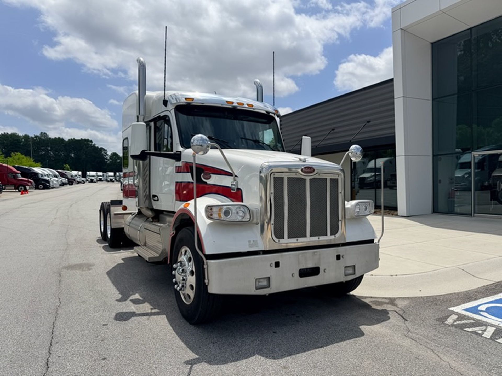 2022 Peterbilt 567