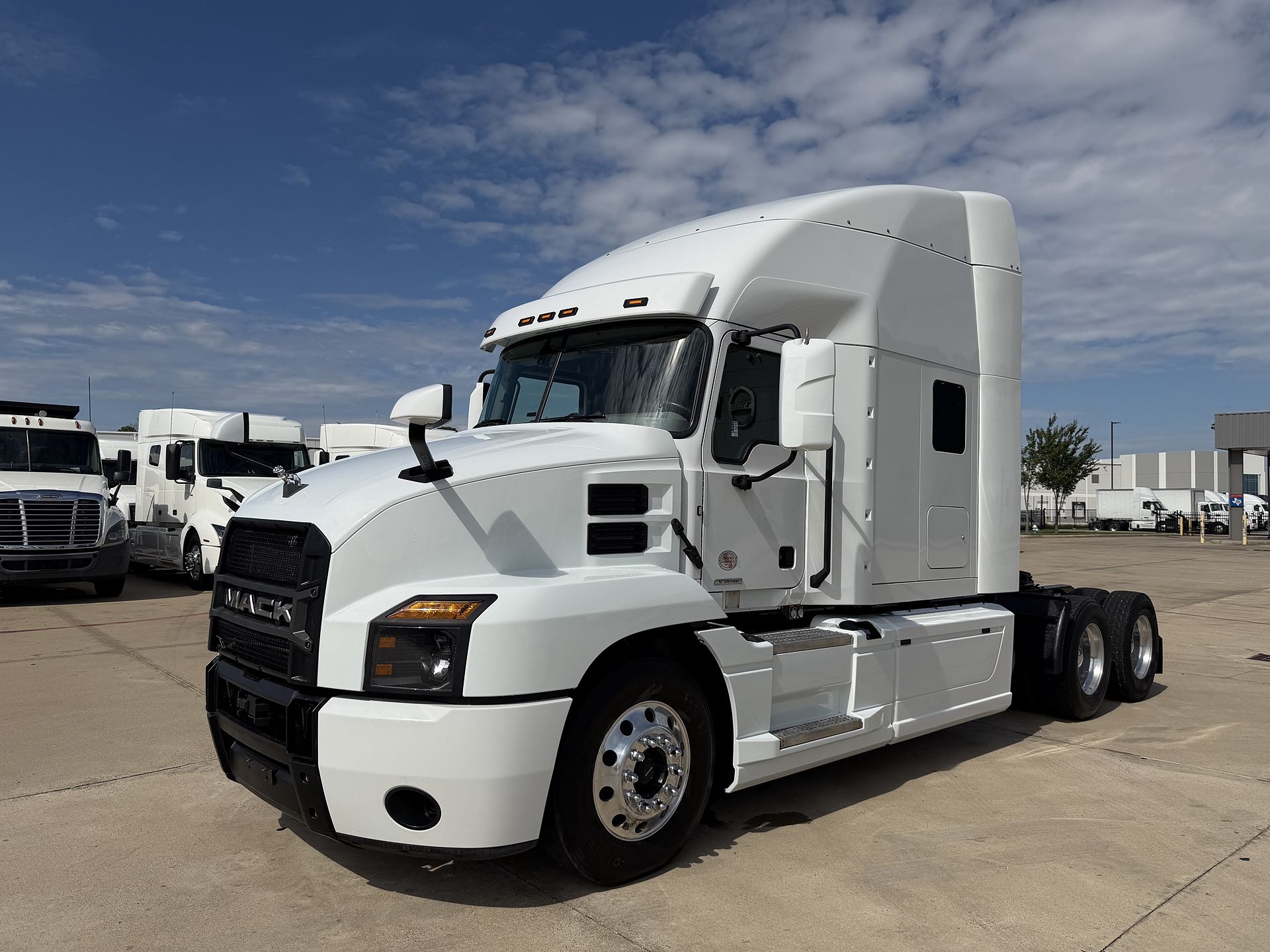 2022 Mack ANTHEM 64T