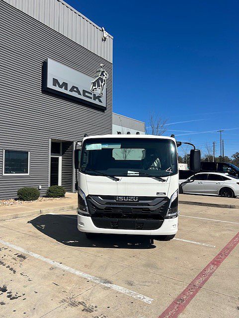 2026 Isuzu NRR