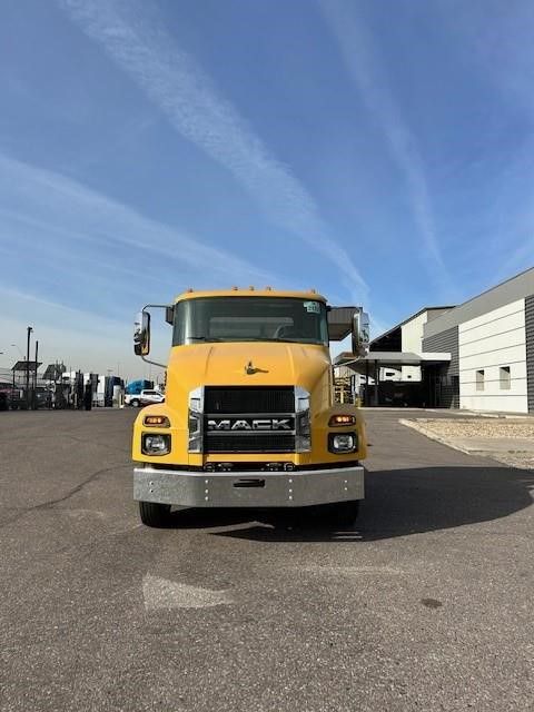 2025 Mack MD6