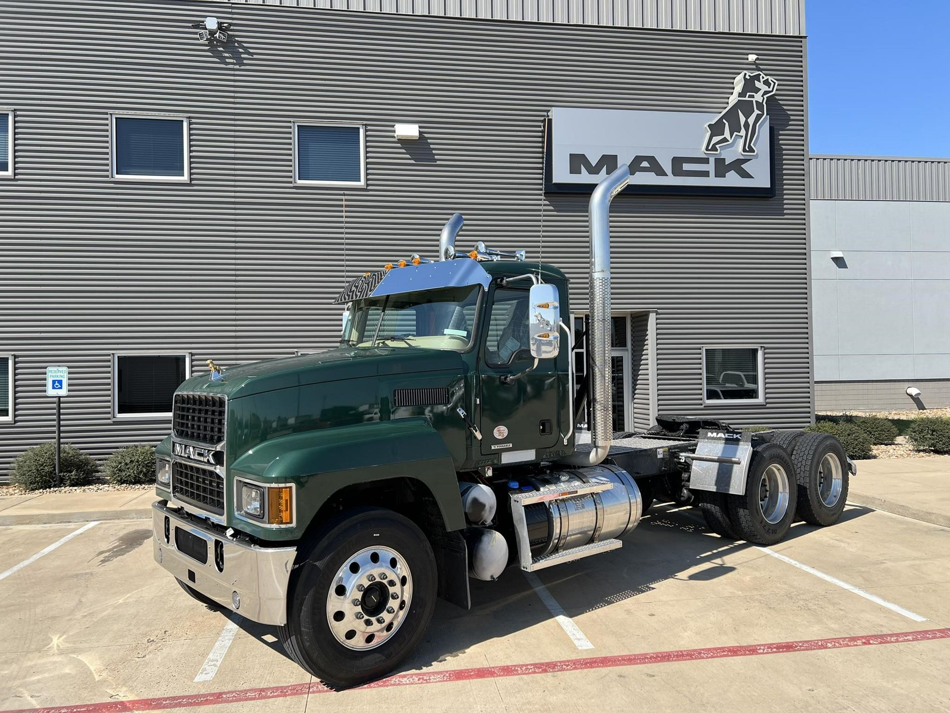 2026 Mack PINNACLE 64T