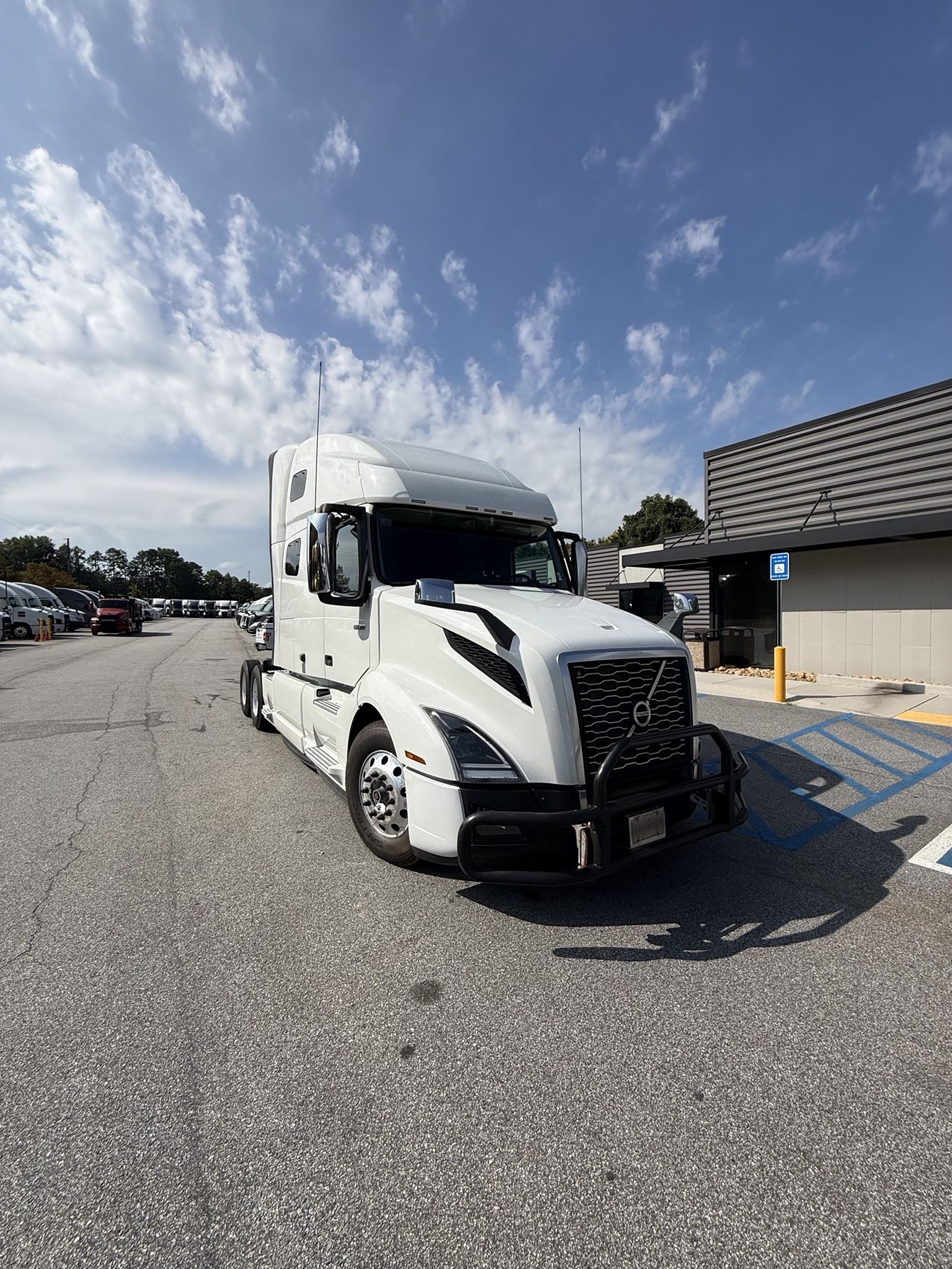 2020 Volvo VNL64T760