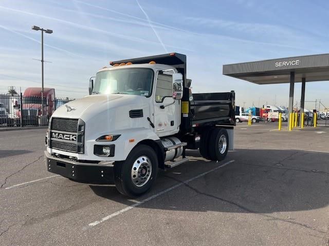 2025 Mack MD6