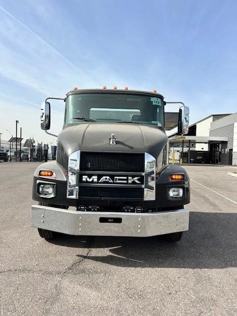 2025 Mack MD6