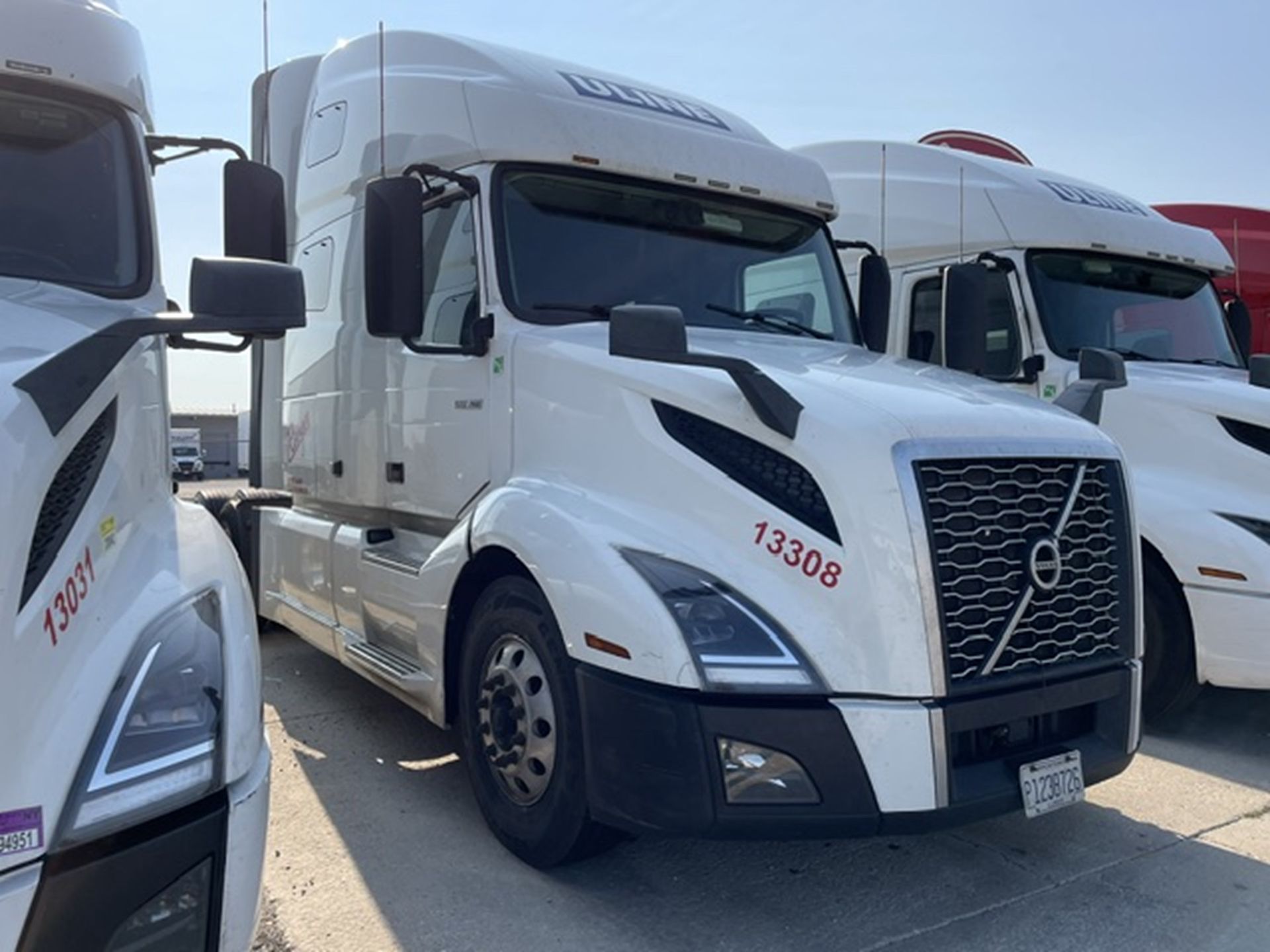 2021 Volvo VNL64T760