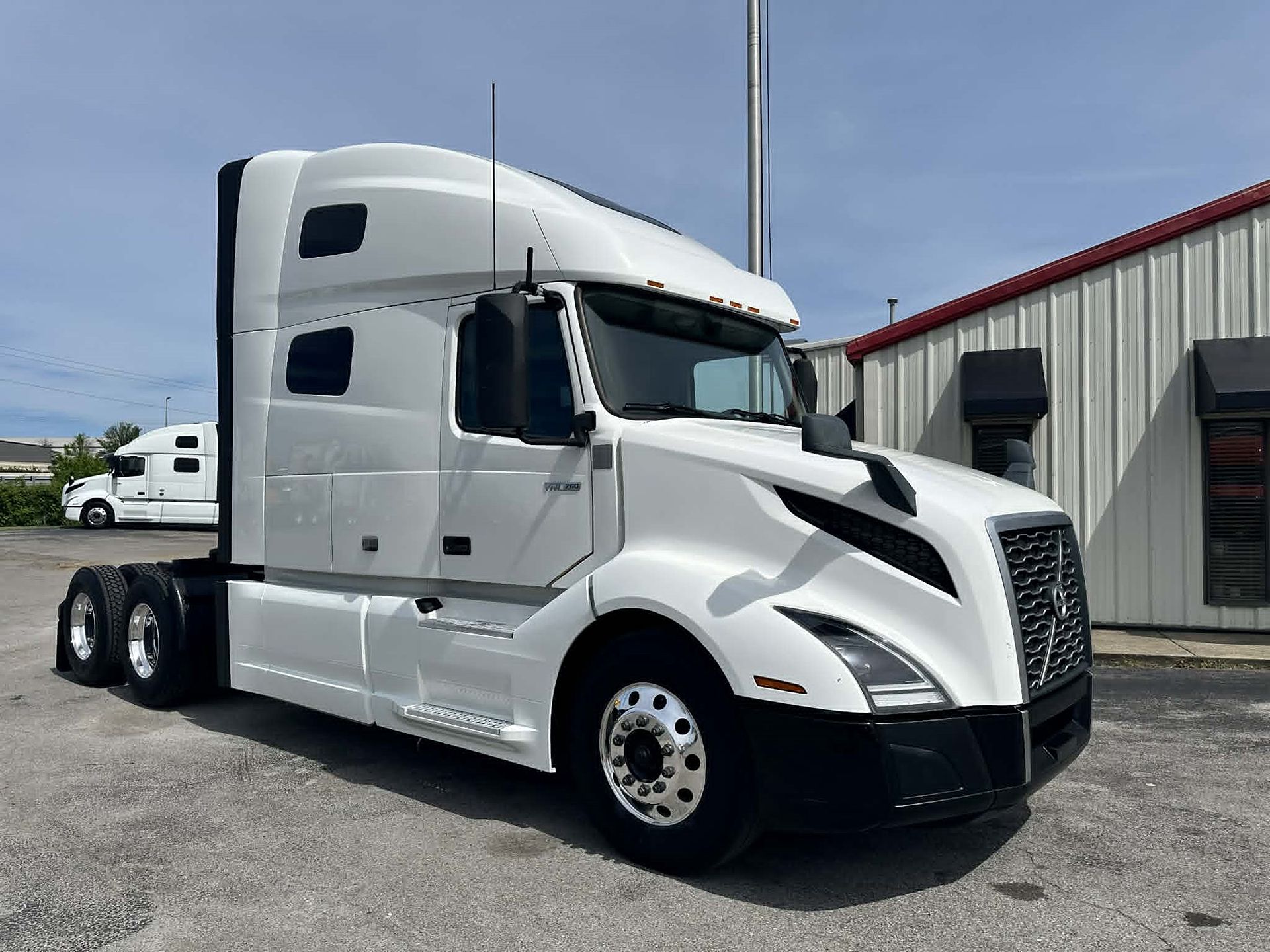 2022 Volvo VNL64T760