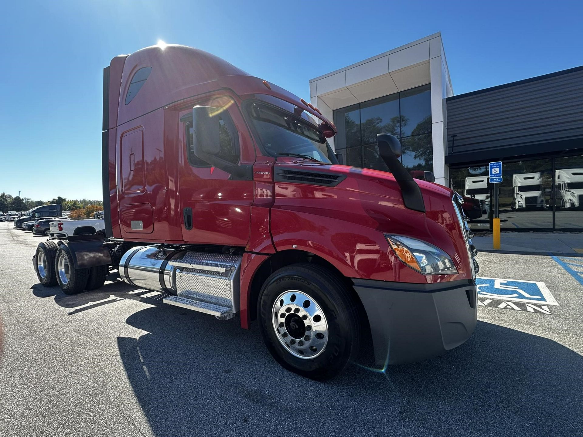 2020 Freightliner CASCADIA 126
