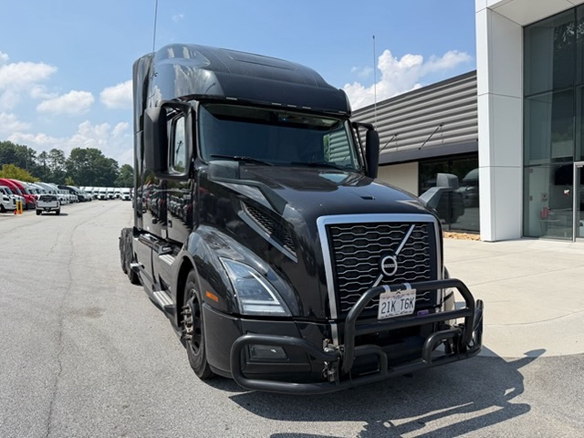2023 Volvo VNL64T760