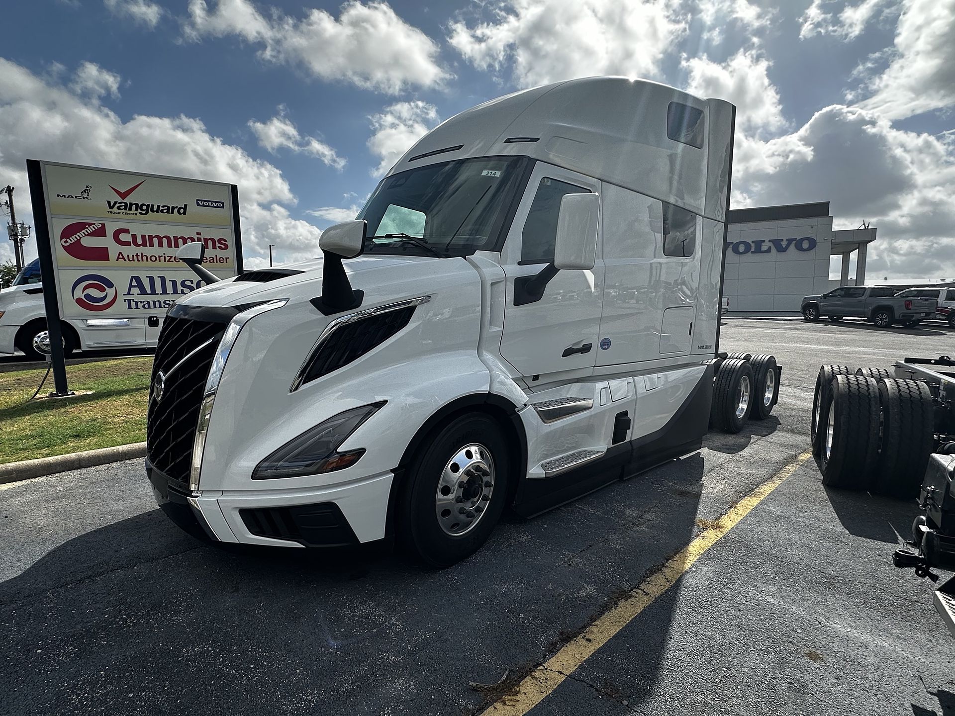 2027 Volvo VNL64T860