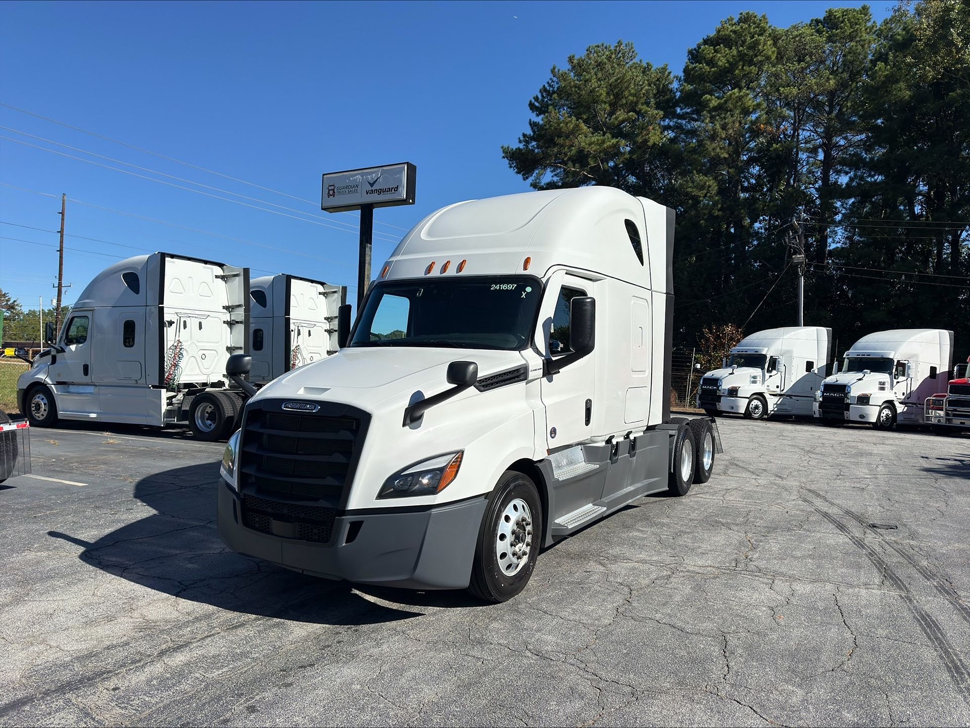 2024 Freightliner CASCADIA 126