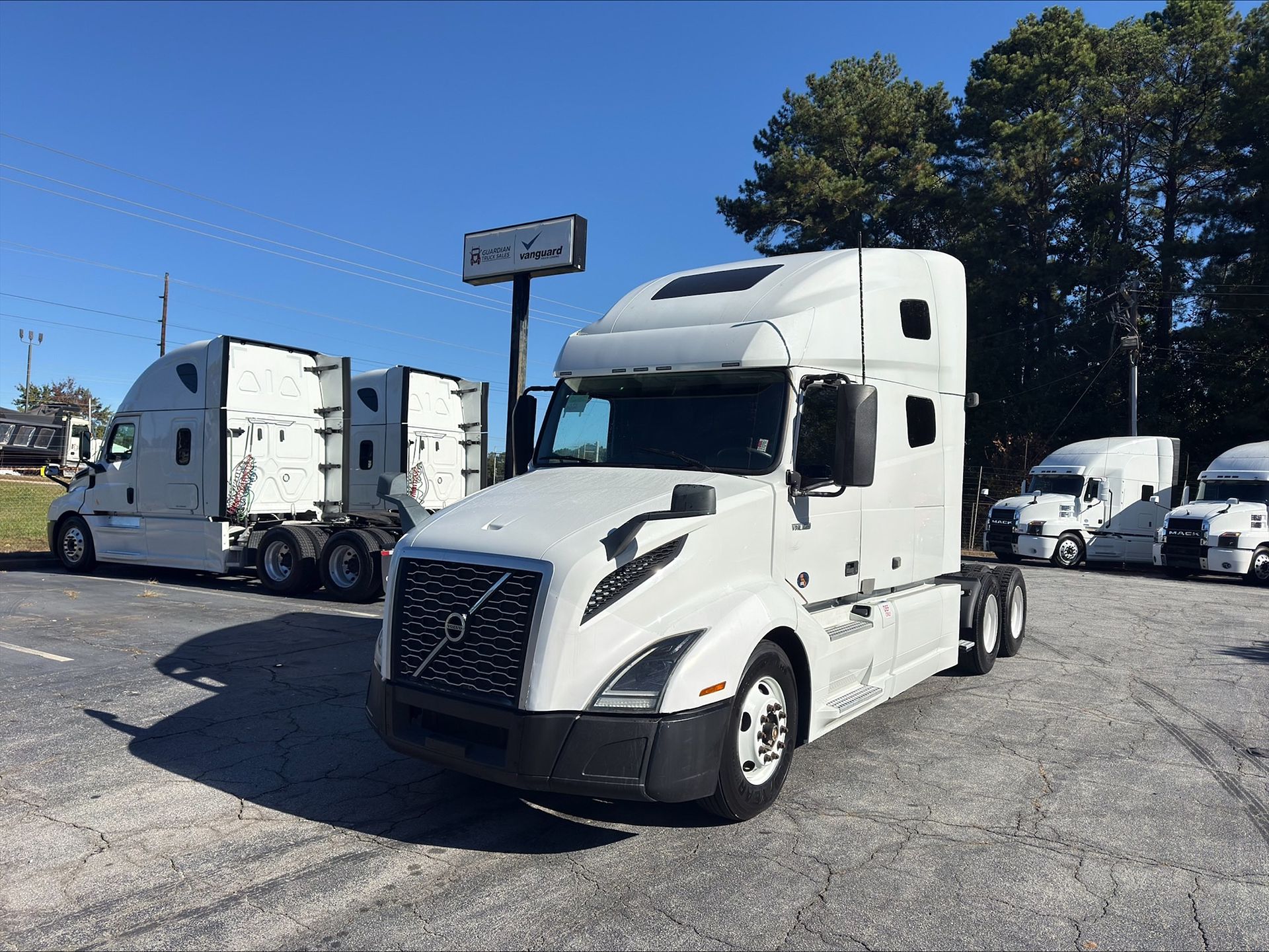 2020 Volvo VNL64T760