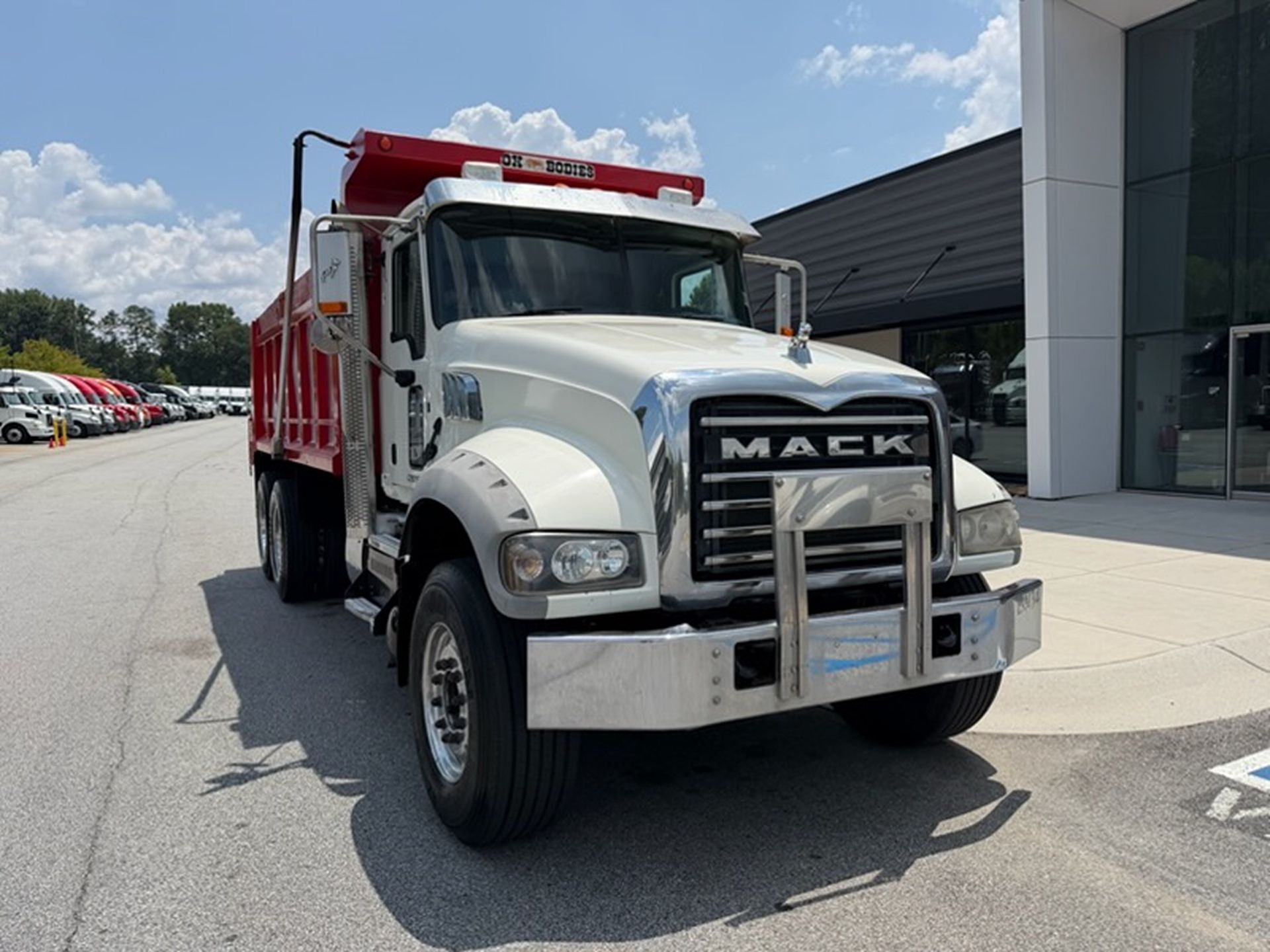 2016 Mack GU713