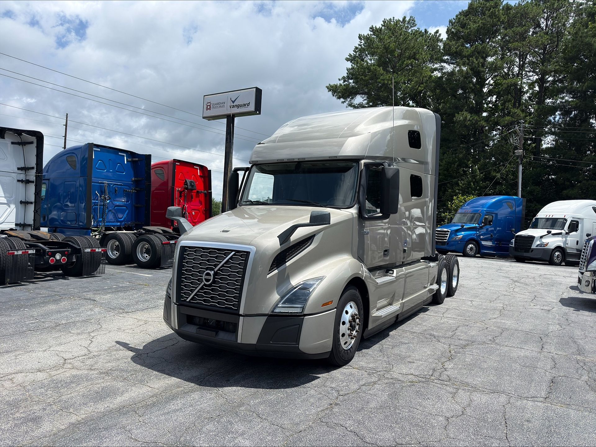 2023 Volvo VNL64T
