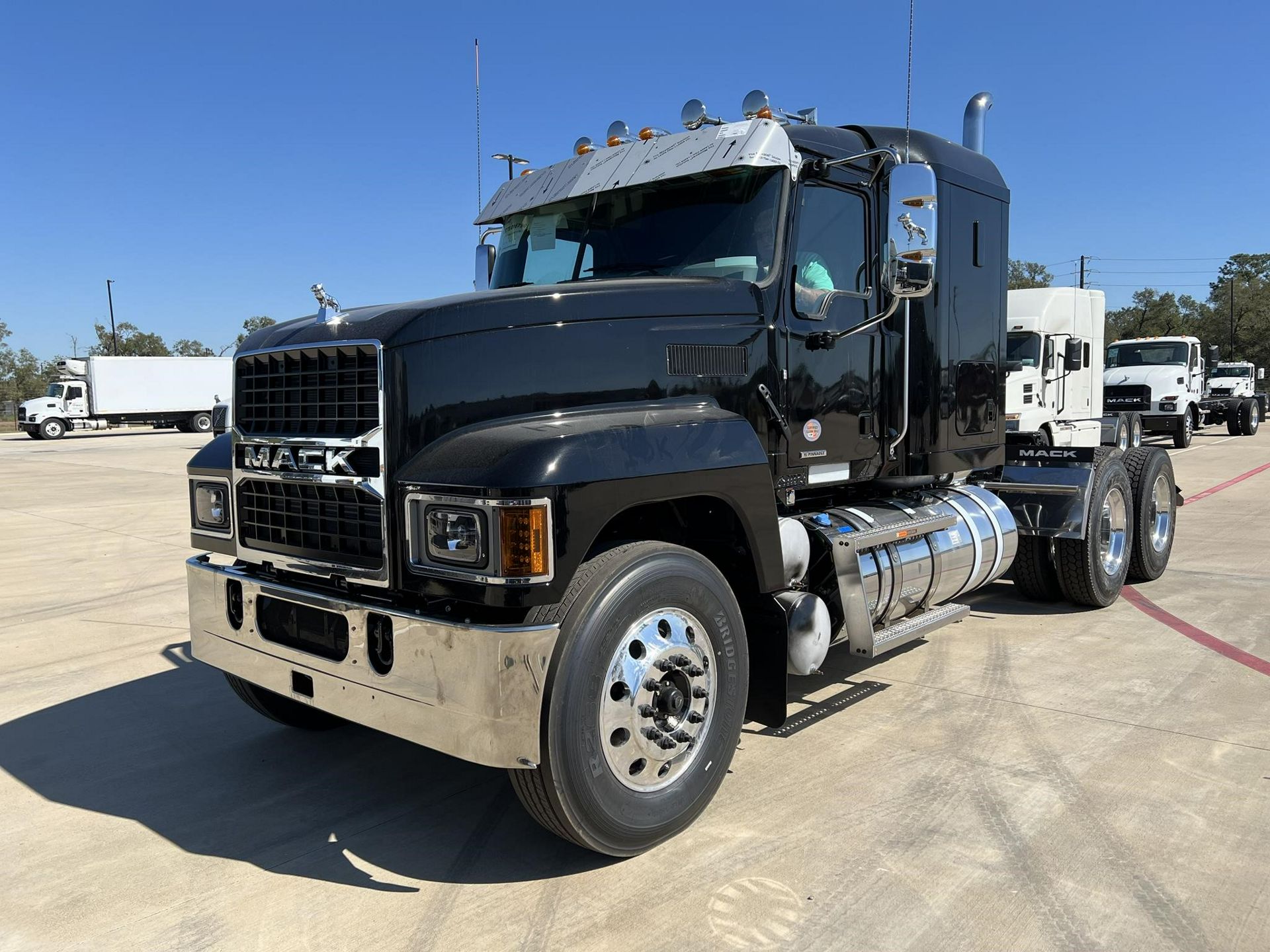 2025 Mack PINNACLE 64T