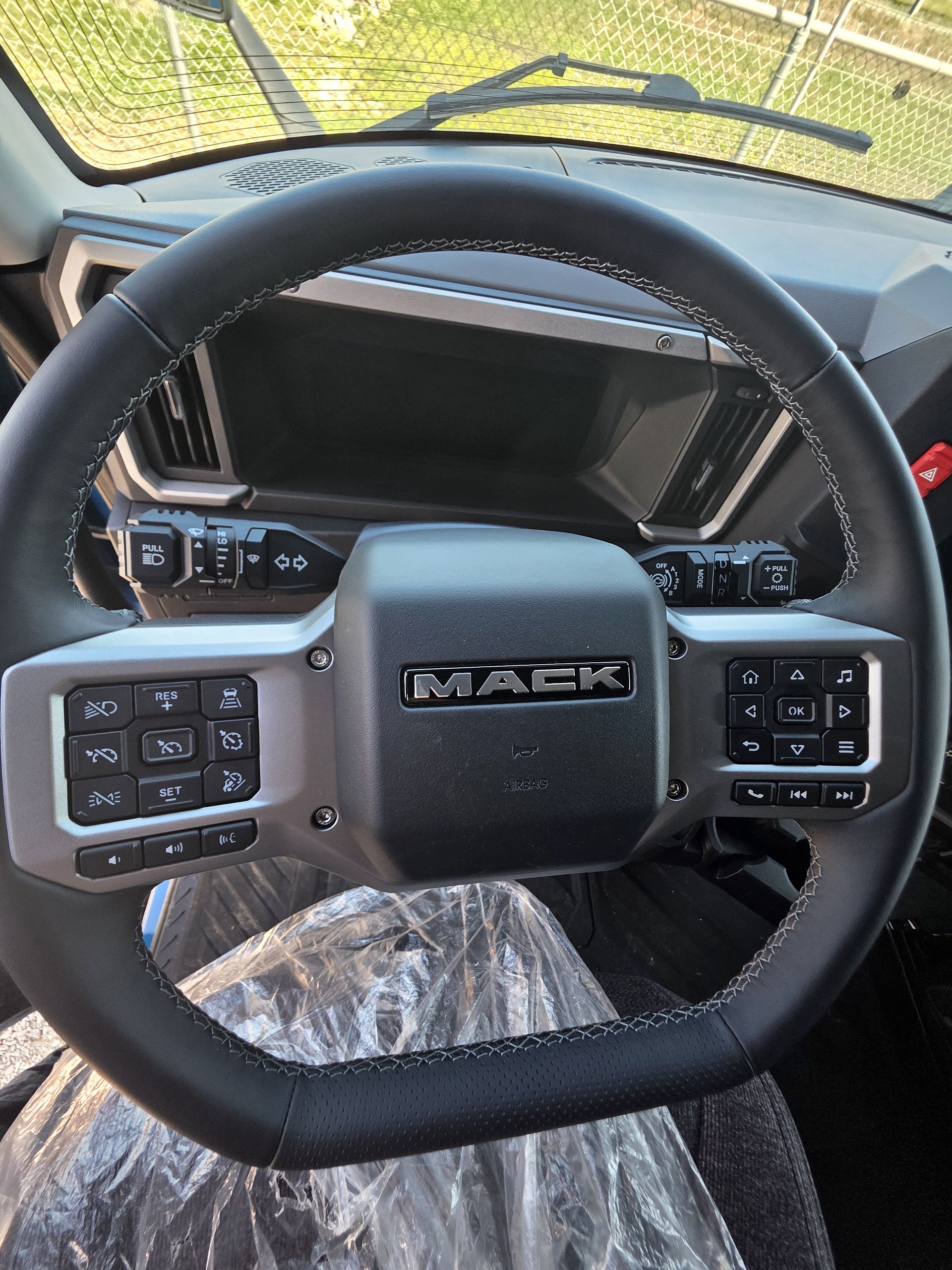 2026 Mack PIONEER 64T