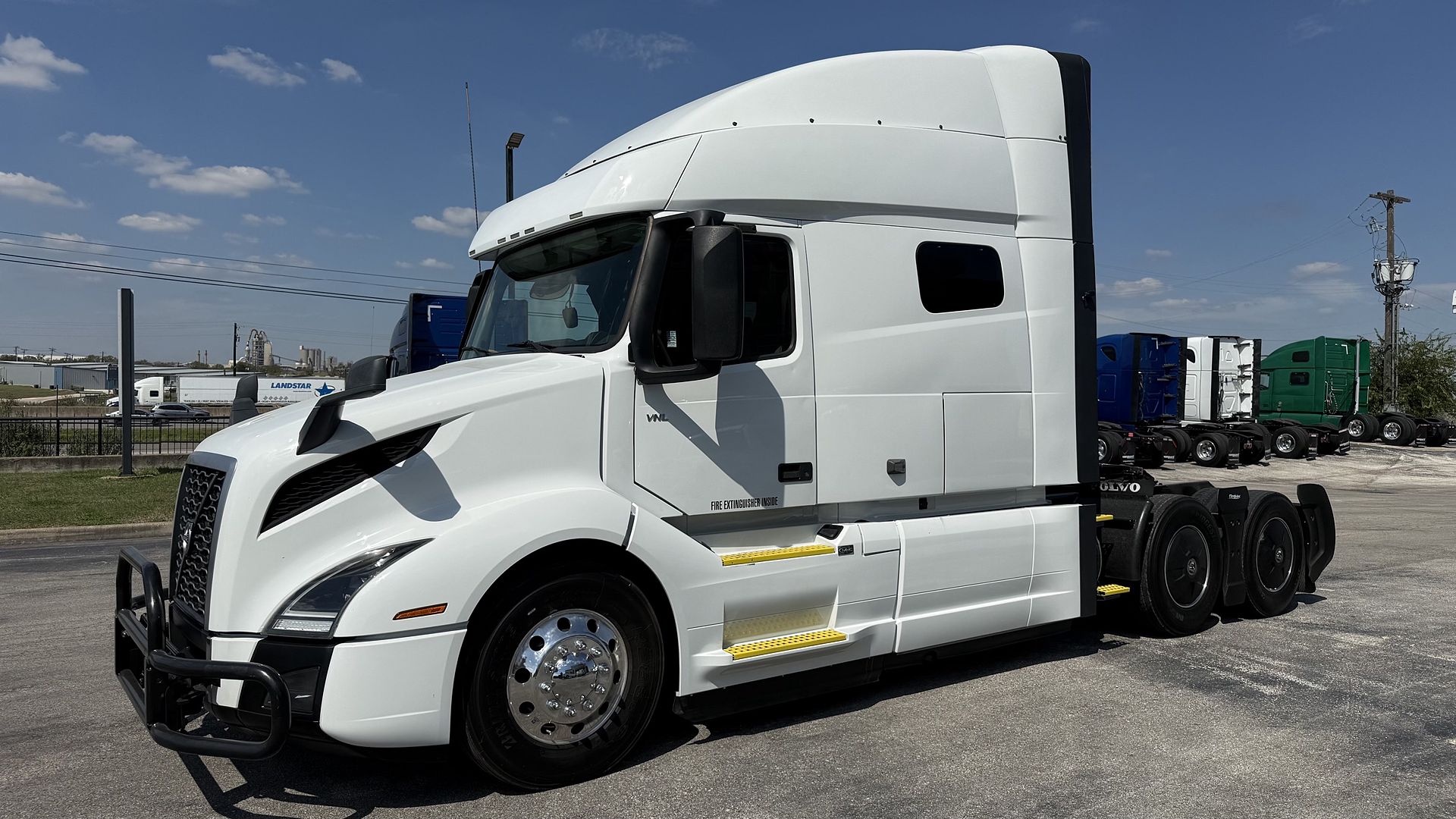 2023 Volvo VNL64T740