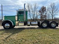 2022 Peterbilt 389