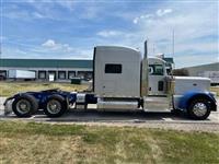 2022 Peterbilt 389