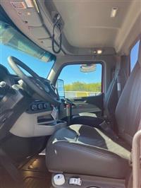 2025 Peterbilt 567