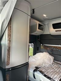 2025 Peterbilt 589