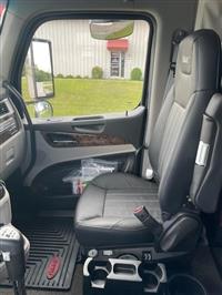 2025 Peterbilt 589
