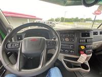 2025 Peterbilt 567