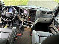 2025 Peterbilt 567